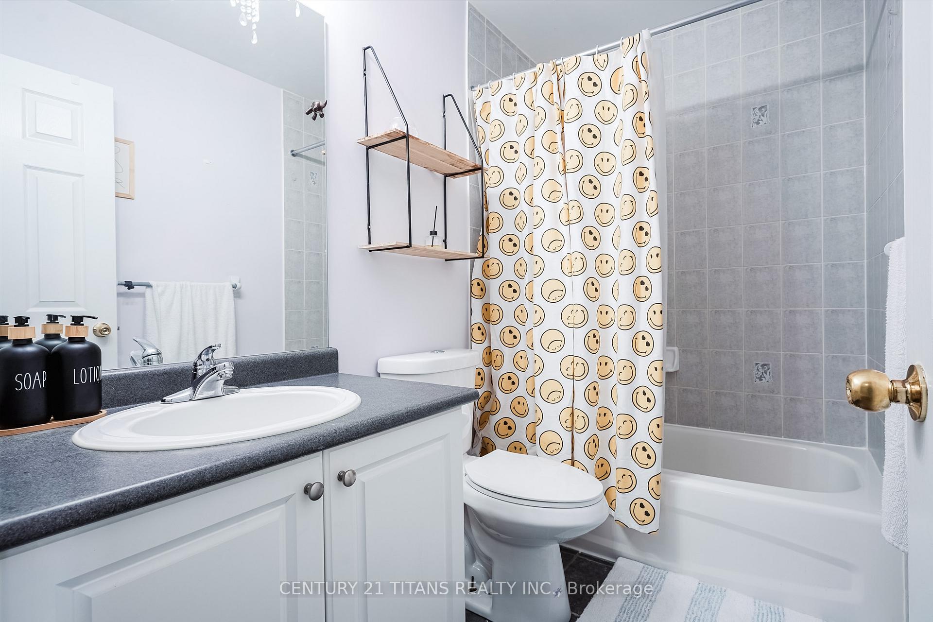Photo 25 of 11 Ventura Lane, Ajax, Central — HOMEH