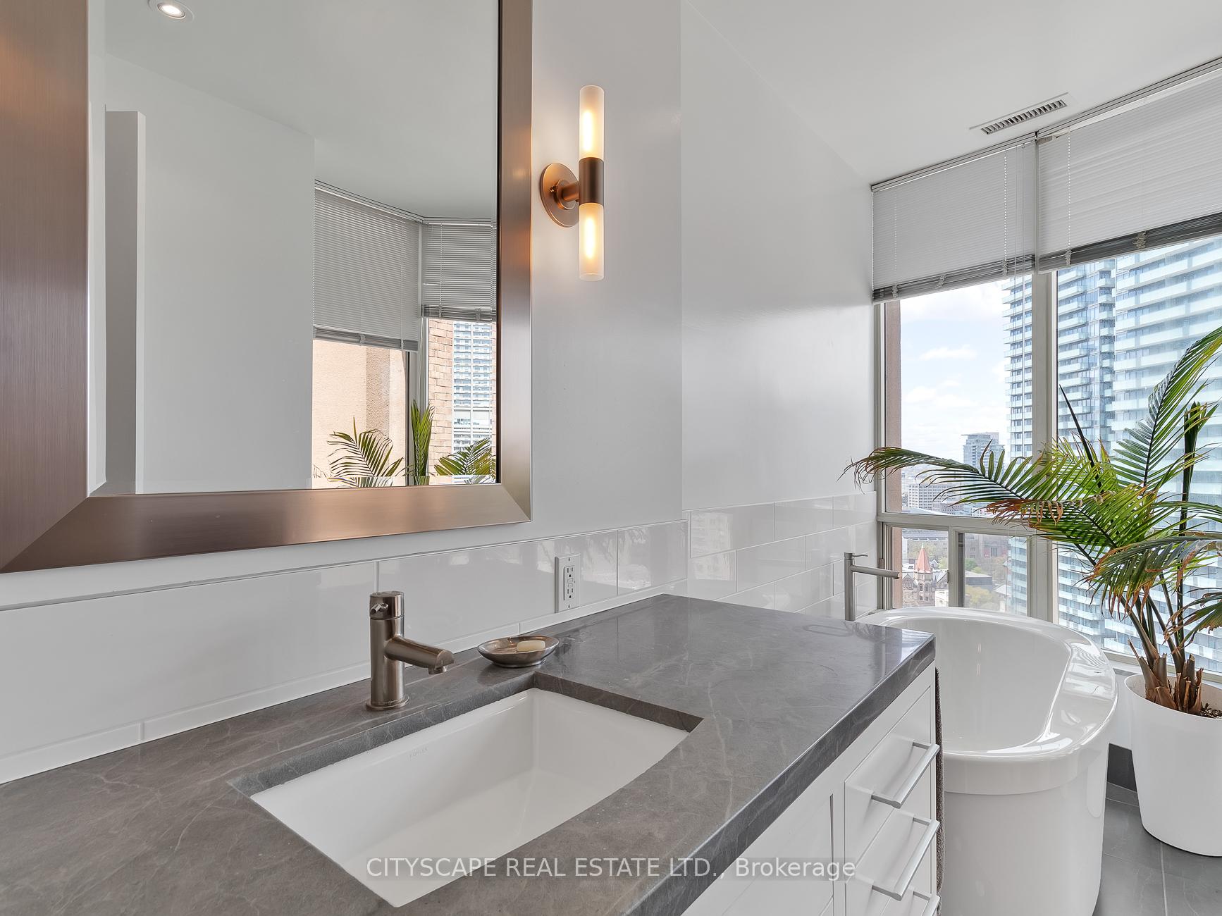 Photo 16 of Unit Ph2, 44 St. Joseph Street, Toronto, Bay Street Corridor — HOMEH