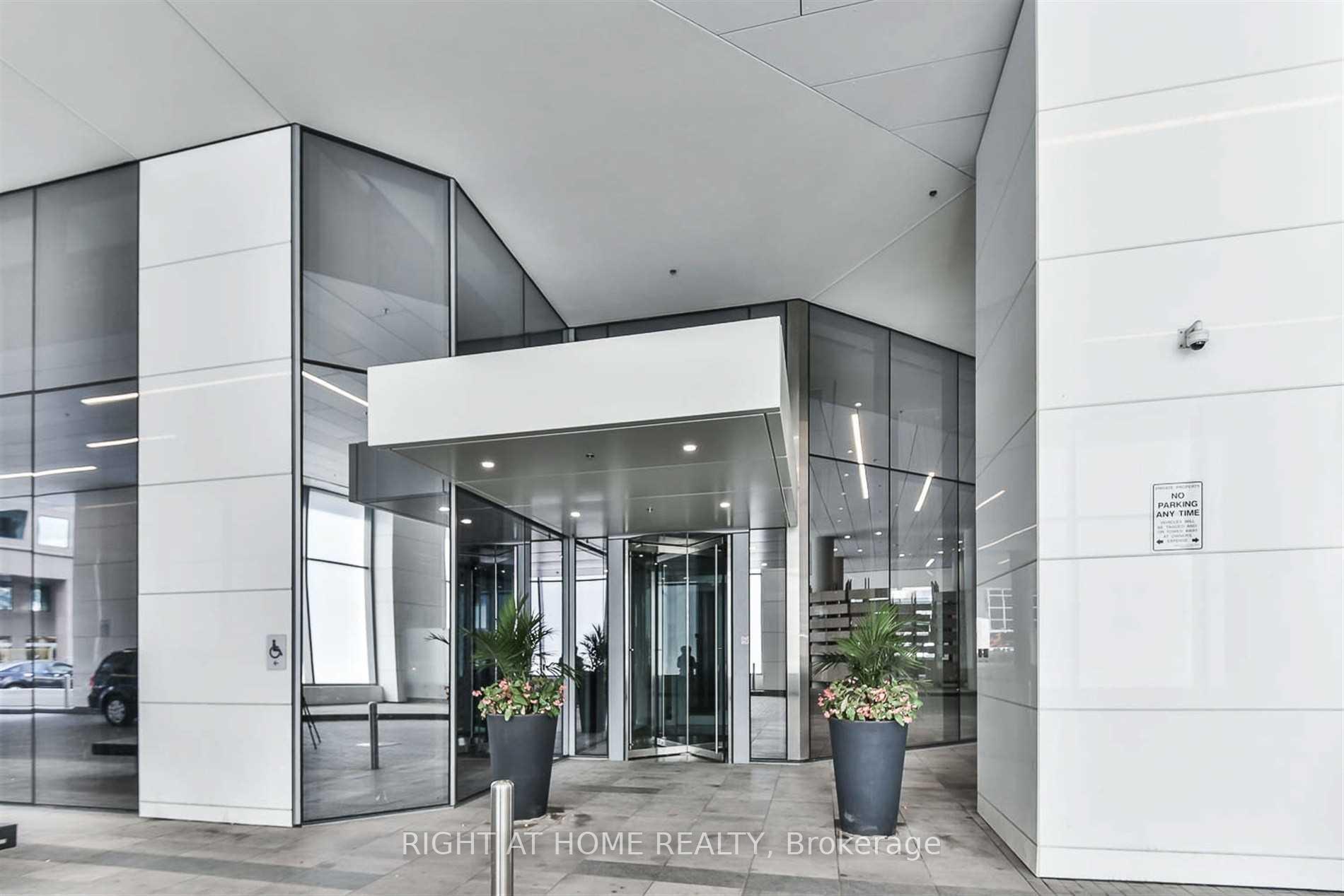 Photo 3 of Unit 5801, 88 Harbour Street, Toronto, Waterfront Communities — HOMEH
