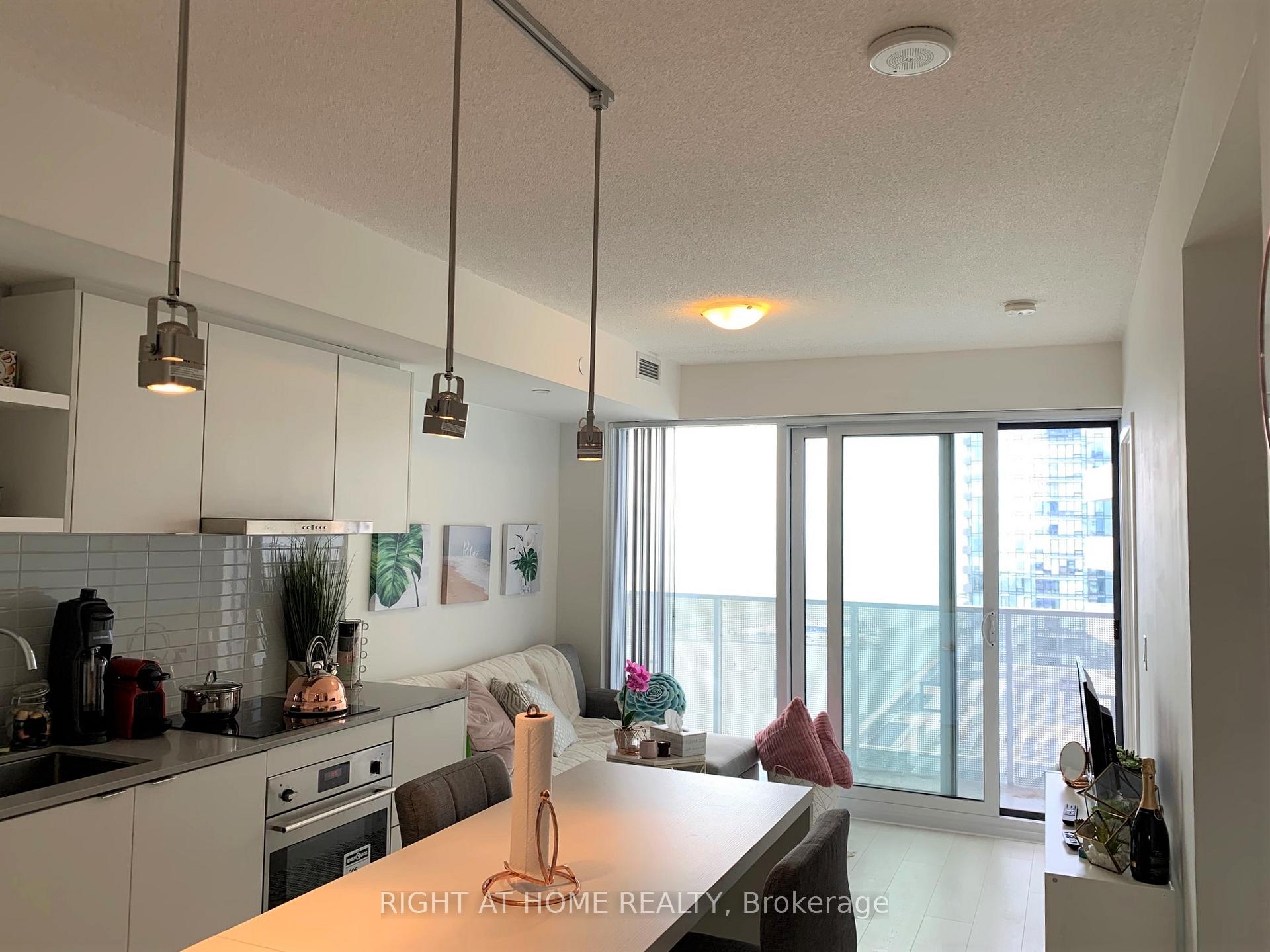 Photo 9 of Unit 5801, 88 Harbour Street, Toronto, Waterfront Communities — HOMEH