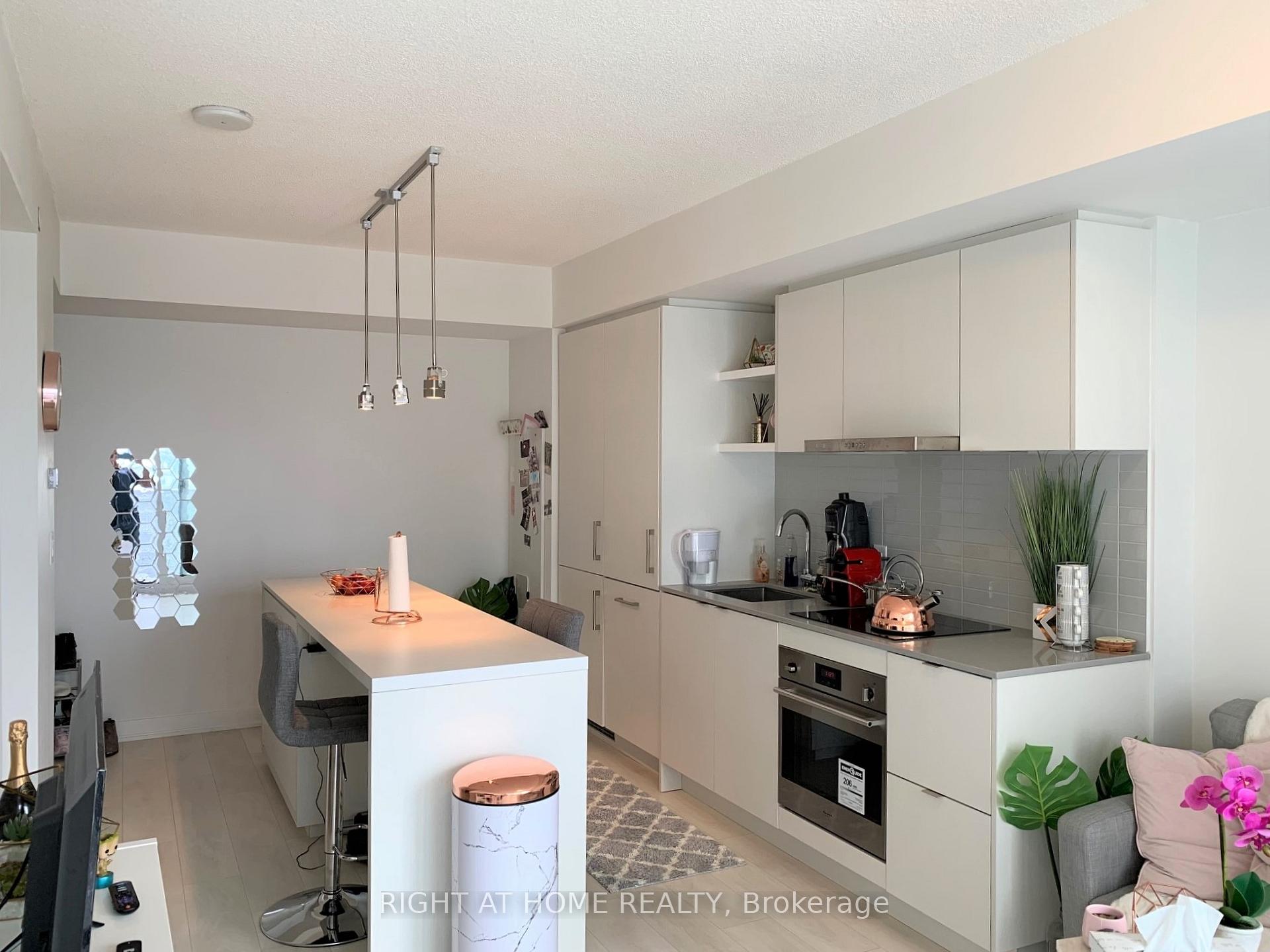 Photo 13 of Unit 5801, 88 Harbour Street, Toronto, Waterfront Communities — HOMEH