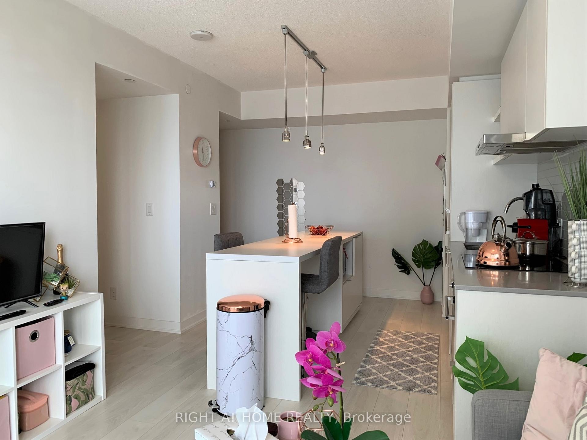 Photo 15 of Unit 5801, 88 Harbour Street, Toronto, Waterfront Communities — HOMEH