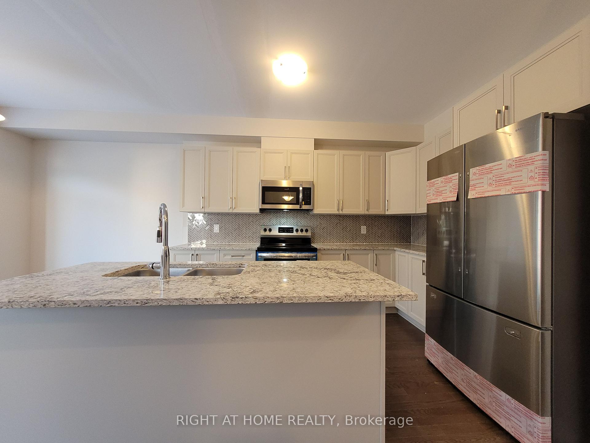 Photo 8 of 1062 Ballyhale Heights, Ottawa, Barrhaven - Half Moon Bay — HOMEH
