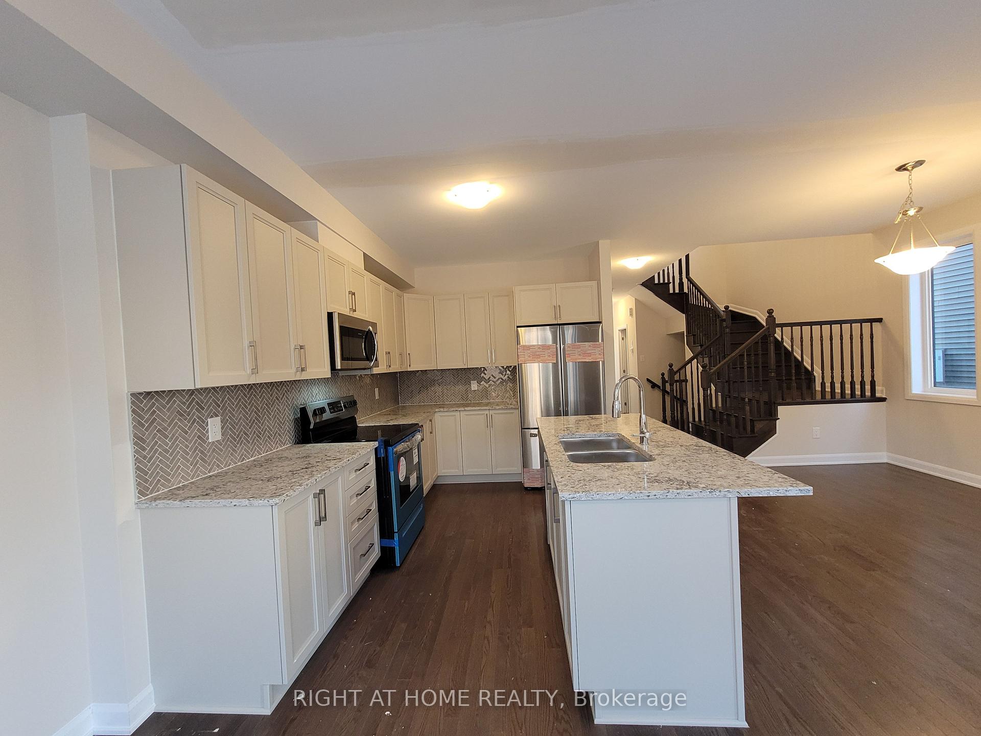 Photo 10 of 1062 Ballyhale Heights, Ottawa, Barrhaven - Half Moon Bay — HOMEH