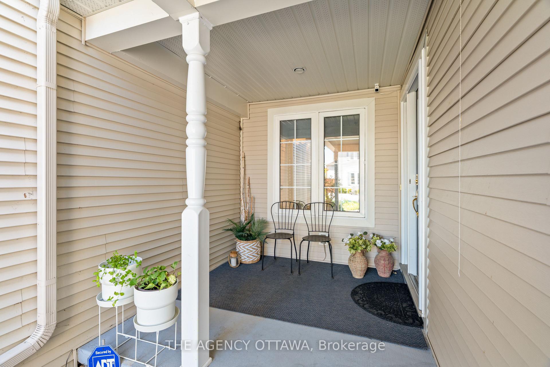 Photo 2 of 42 Kirkstone Private, Ottawa, Barrhaven - Stonebridge — HOMEH