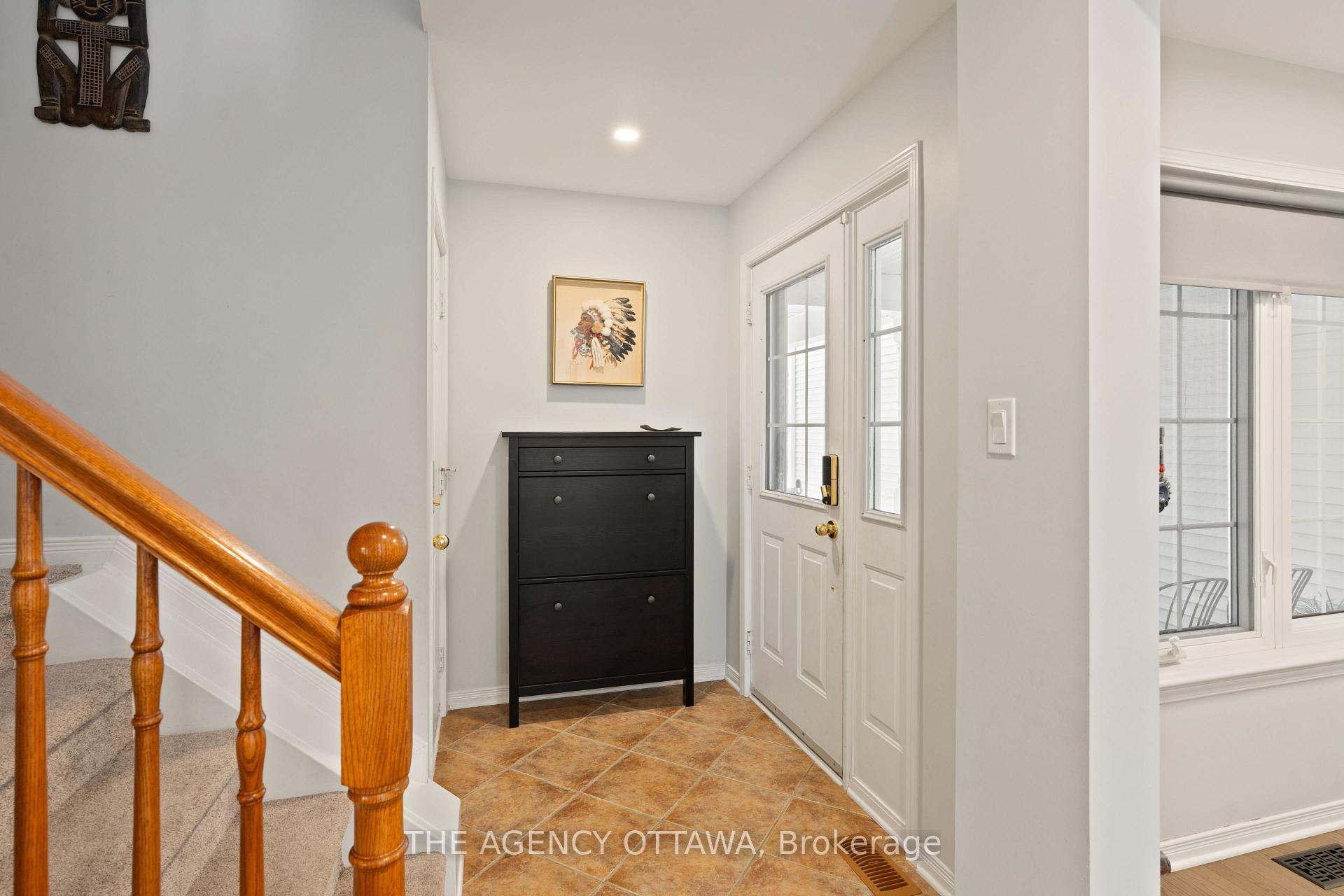 Photo 4 of 42 Kirkstone Private, Ottawa, Barrhaven - Stonebridge — HOMEH