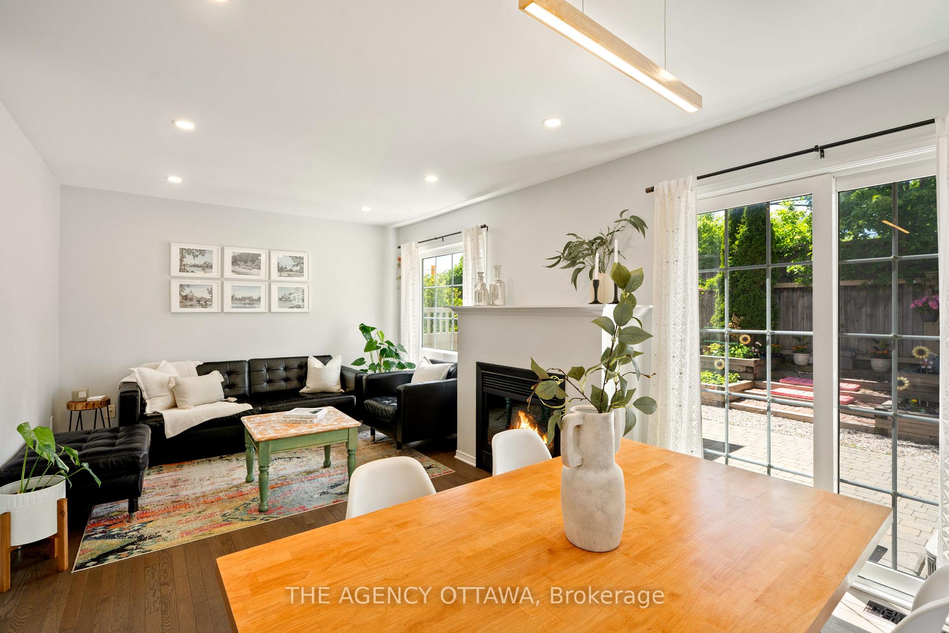 Photo 10 of 42 Kirkstone Private, Ottawa, Barrhaven - Stonebridge — HOMEH