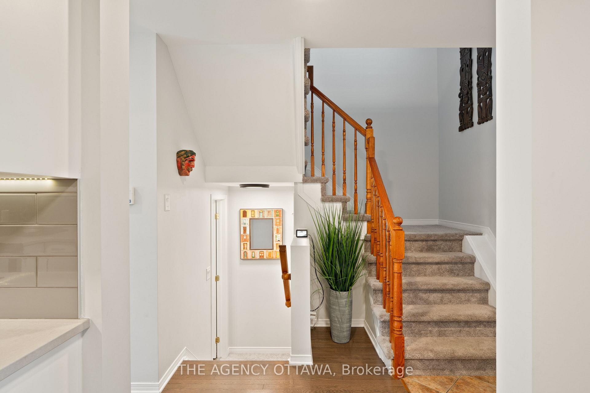 Photo 15 of 42 Kirkstone Private, Ottawa, Barrhaven - Stonebridge — HOMEH