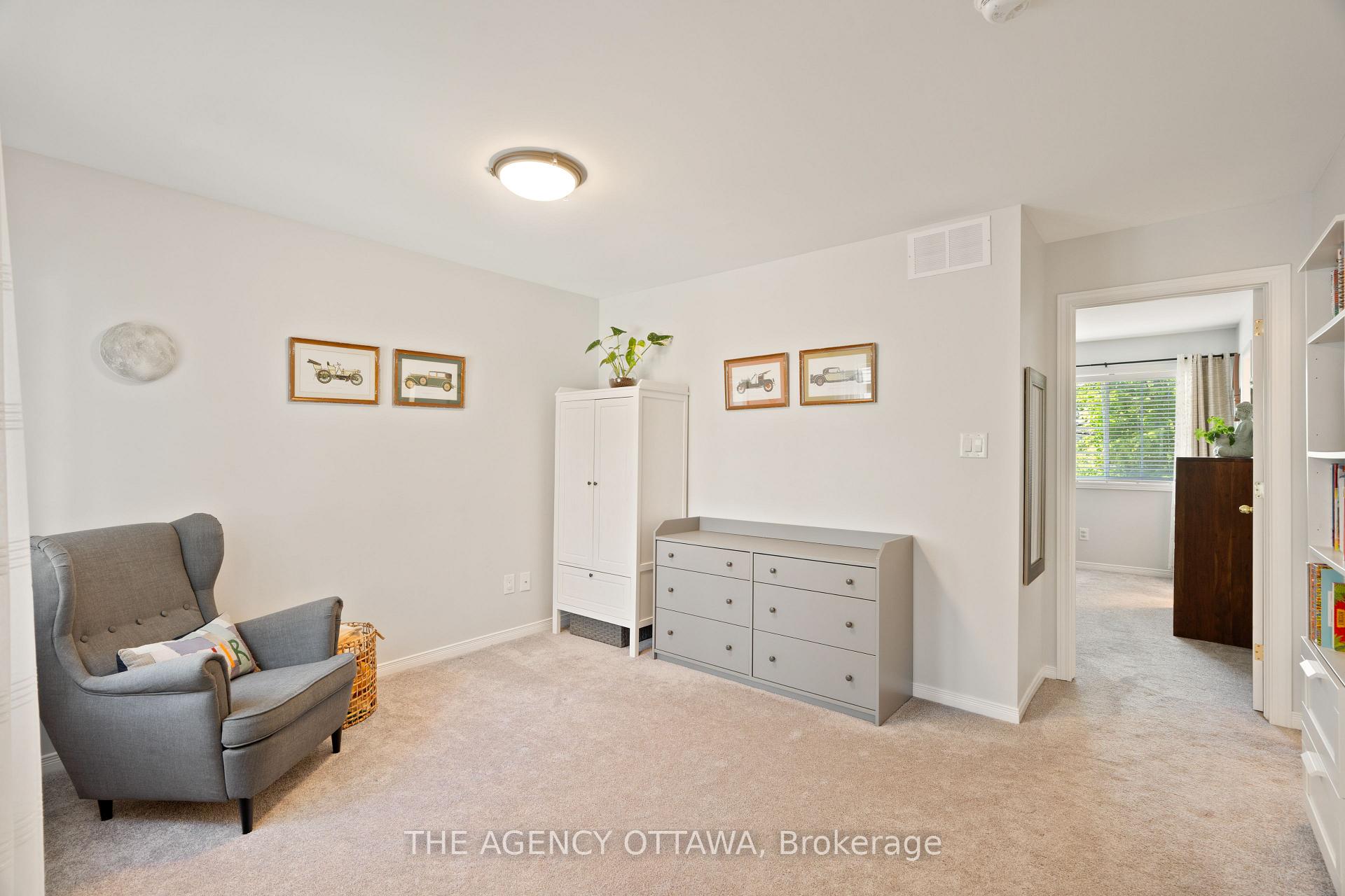 Photo 17 of 42 Kirkstone Private, Ottawa, Barrhaven - Stonebridge — HOMEH