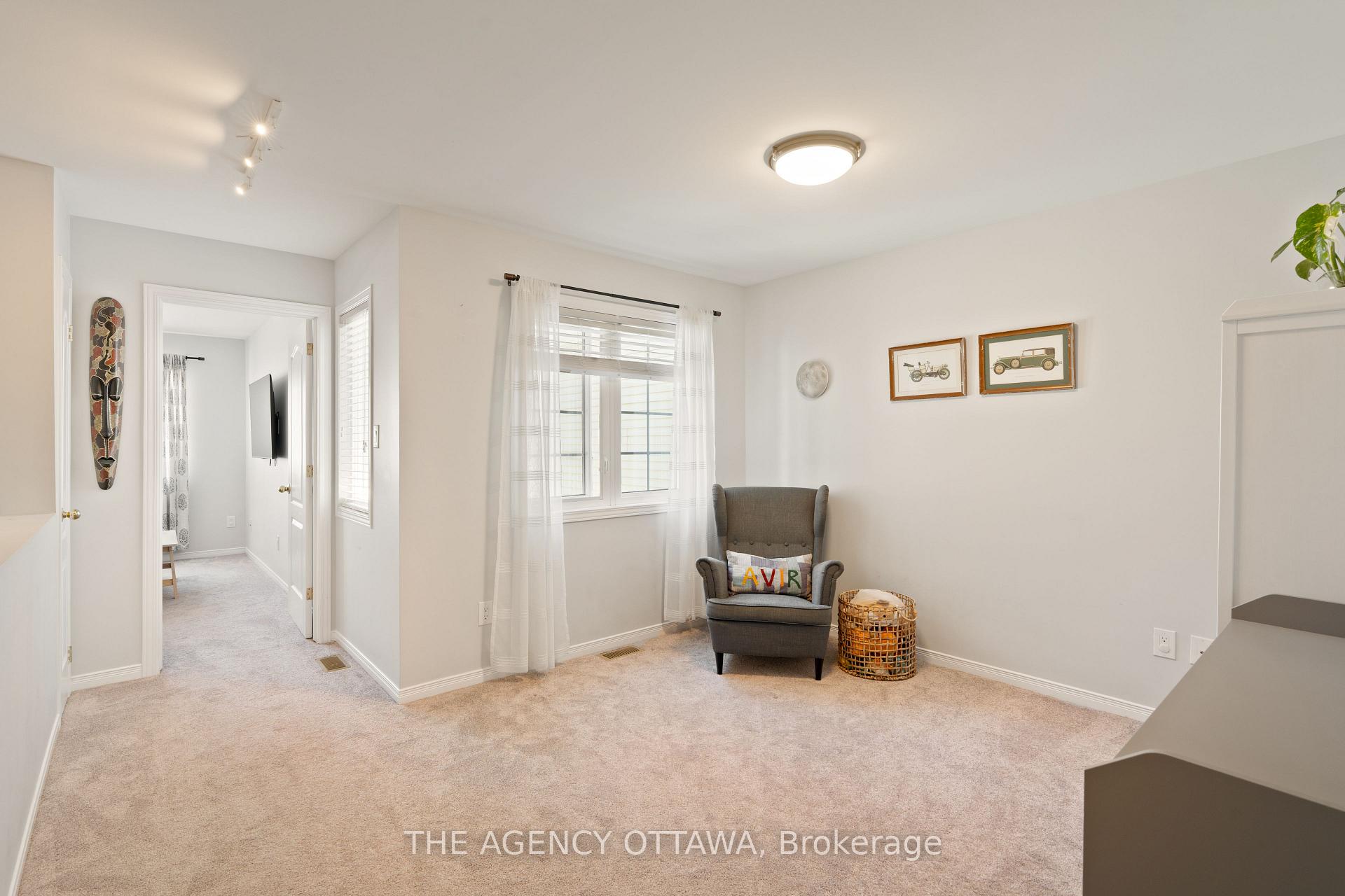 Photo 18 of 42 Kirkstone Private, Ottawa, Barrhaven - Stonebridge — HOMEH