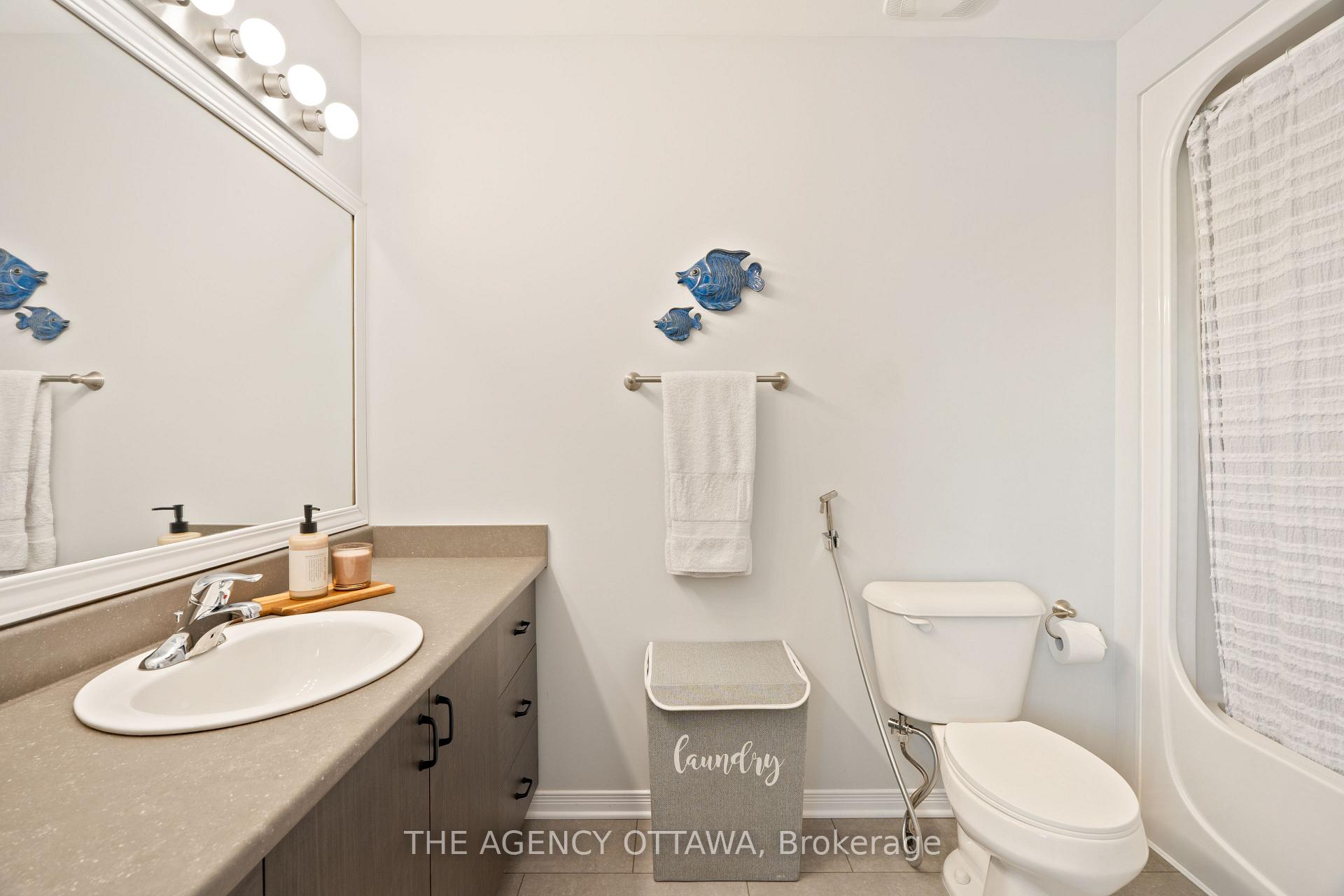 Photo 23 of 42 Kirkstone Private, Ottawa, Barrhaven - Stonebridge — HOMEH