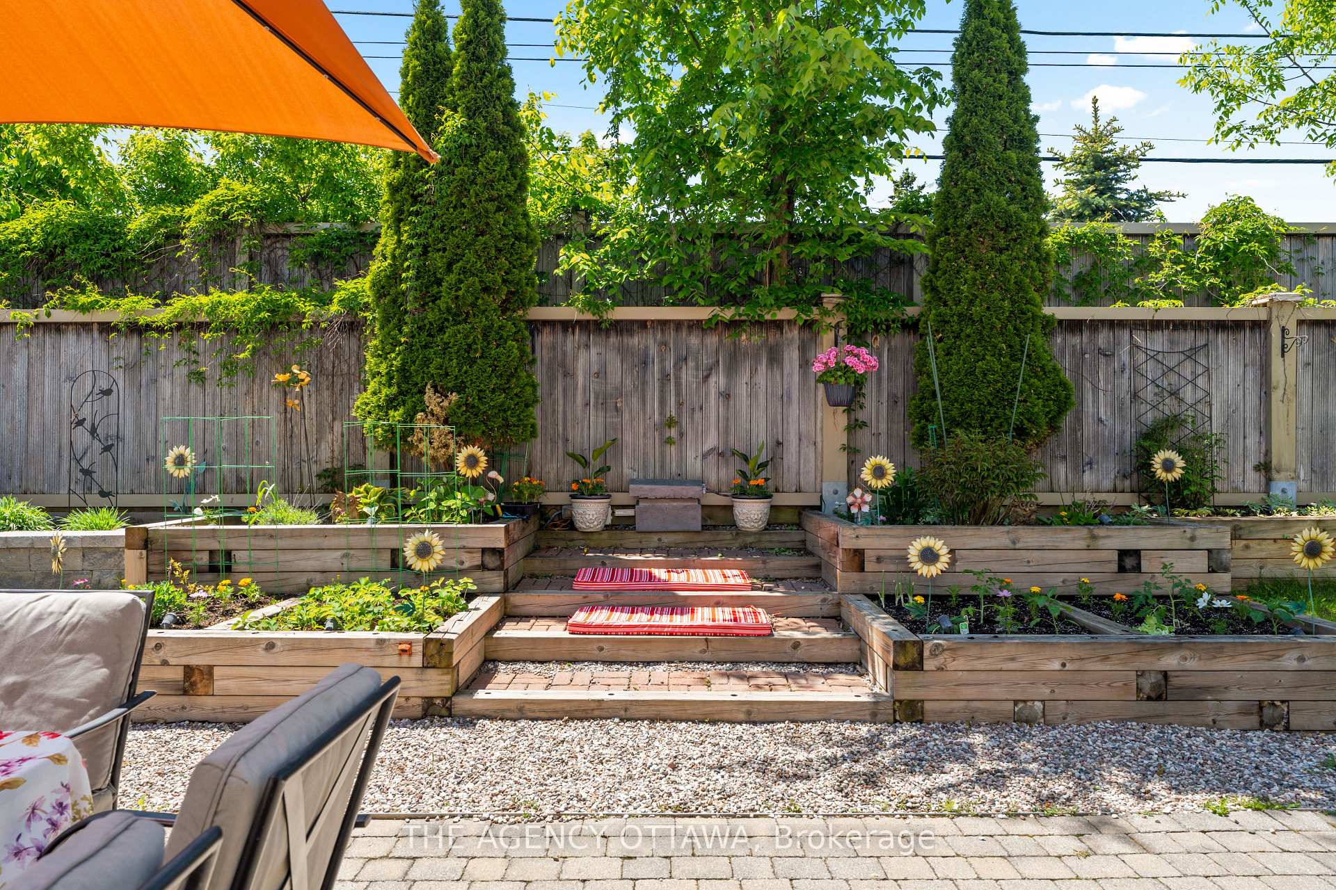 Photo 33 of 42 Kirkstone Private, Ottawa, Barrhaven - Stonebridge — HOMEH