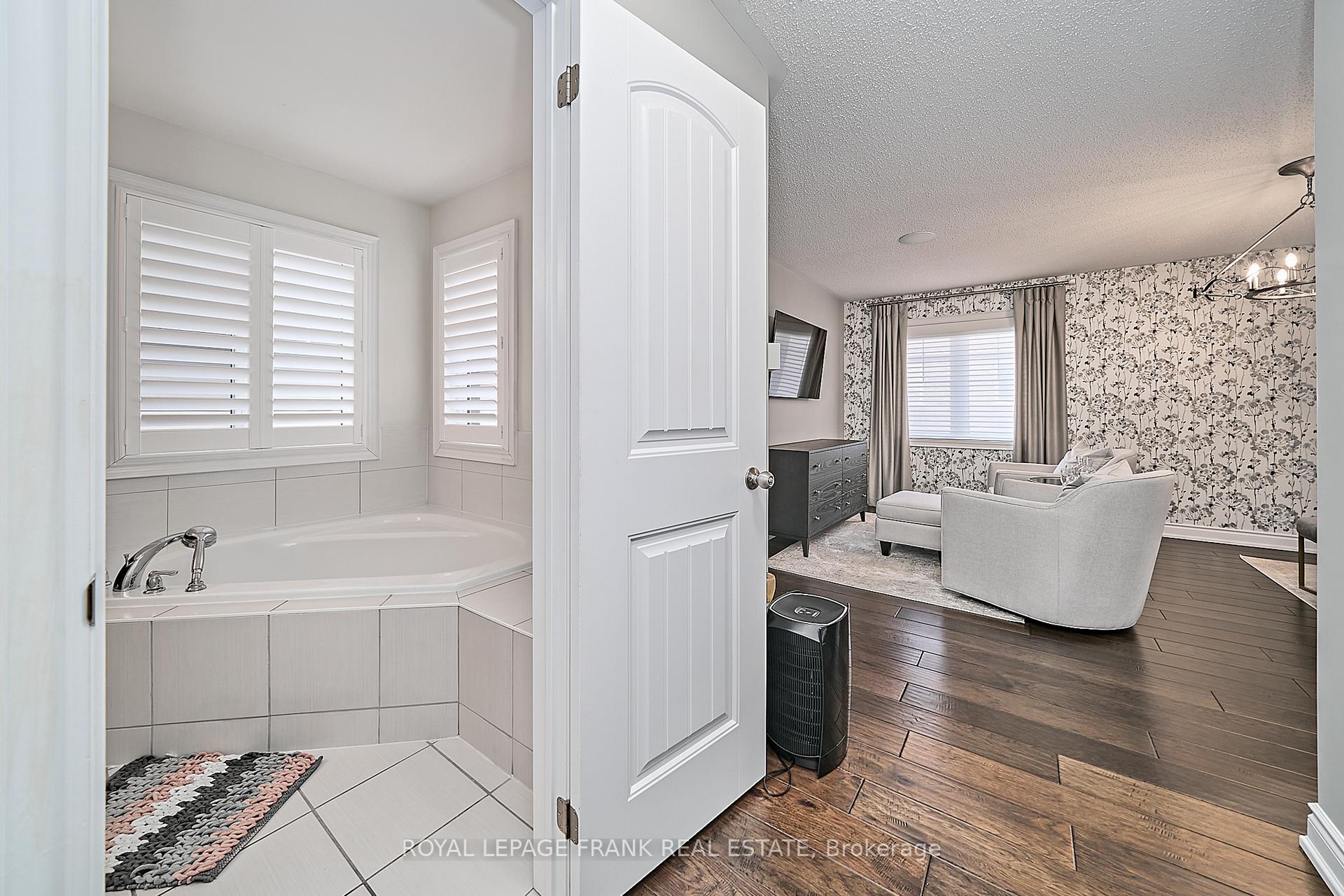 Photo 23 of 83 Sharplin Drive, Ajax, South East — HOMEH