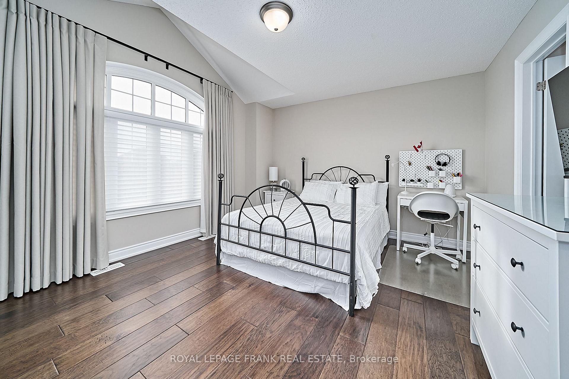 Photo 26 of 83 Sharplin Drive, Ajax, South East — HOMEH