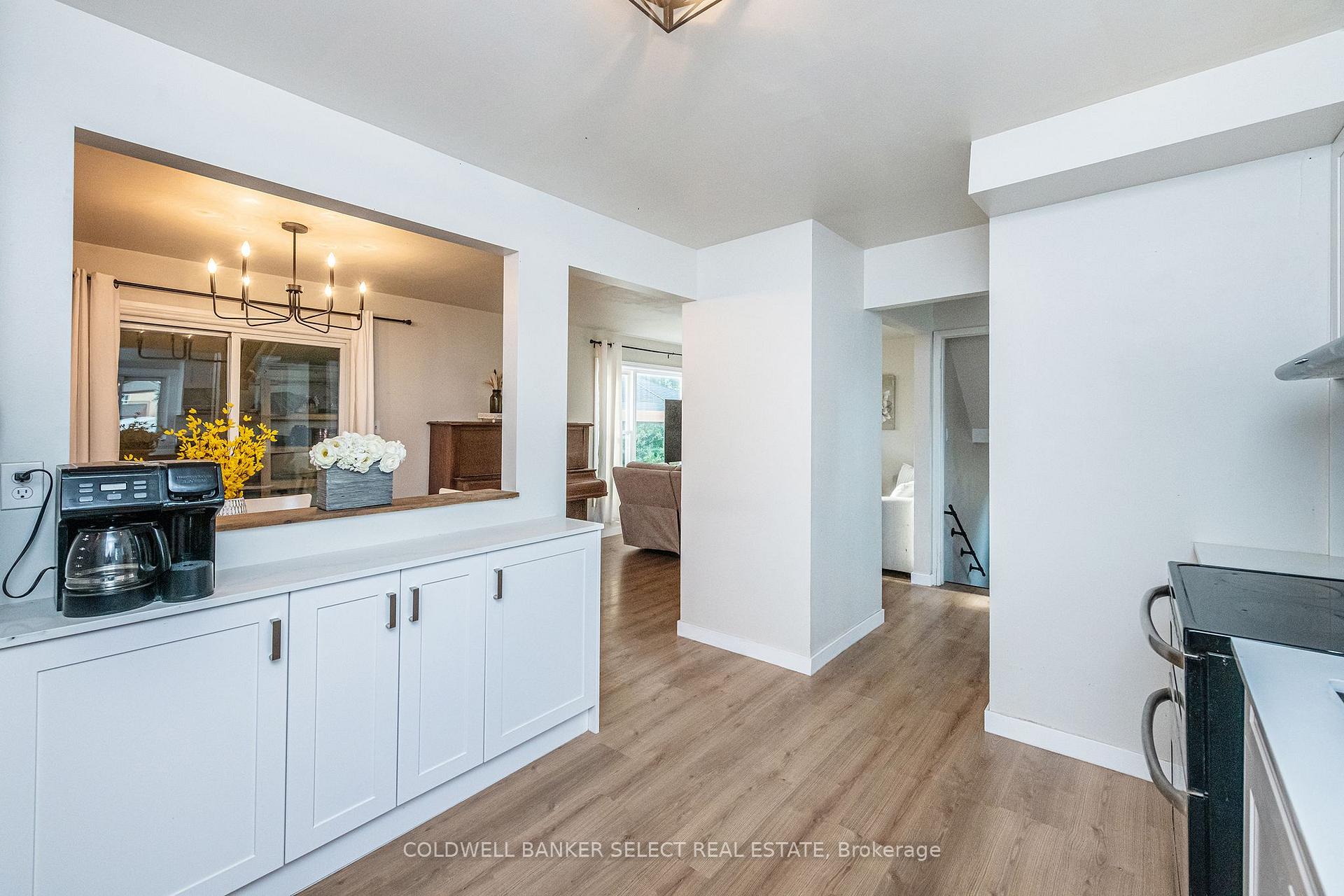 Photo 2 of 243 Leavens Court, Caledon, Bolton East — HOMEH
