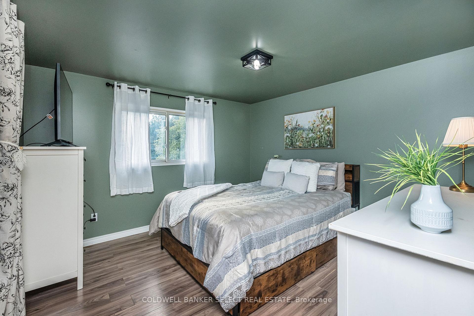 Photo 9 of 243 Leavens Court, Caledon, Bolton East — HOMEH