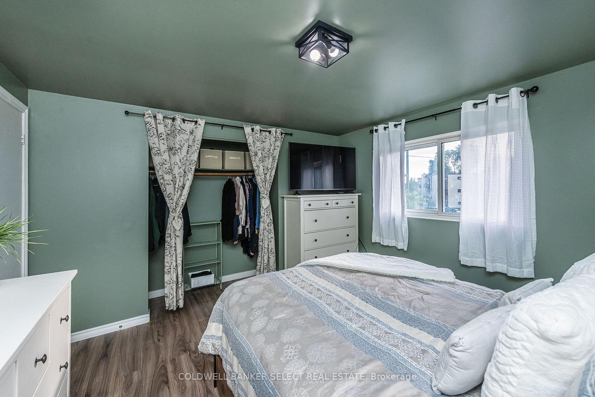 Photo 13 of 243 Leavens Court, Caledon, Bolton East — HOMEH