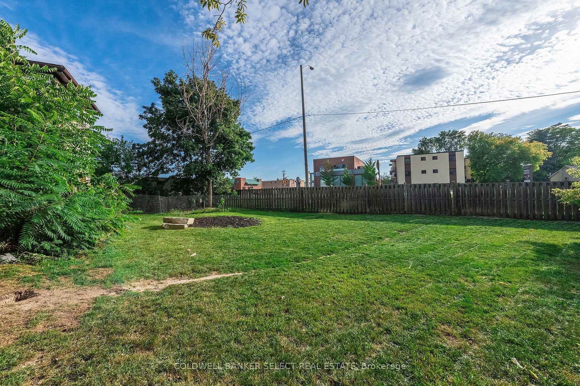 Photo 21 of 243 Leavens Court, Caledon, Bolton East — HOMEH
