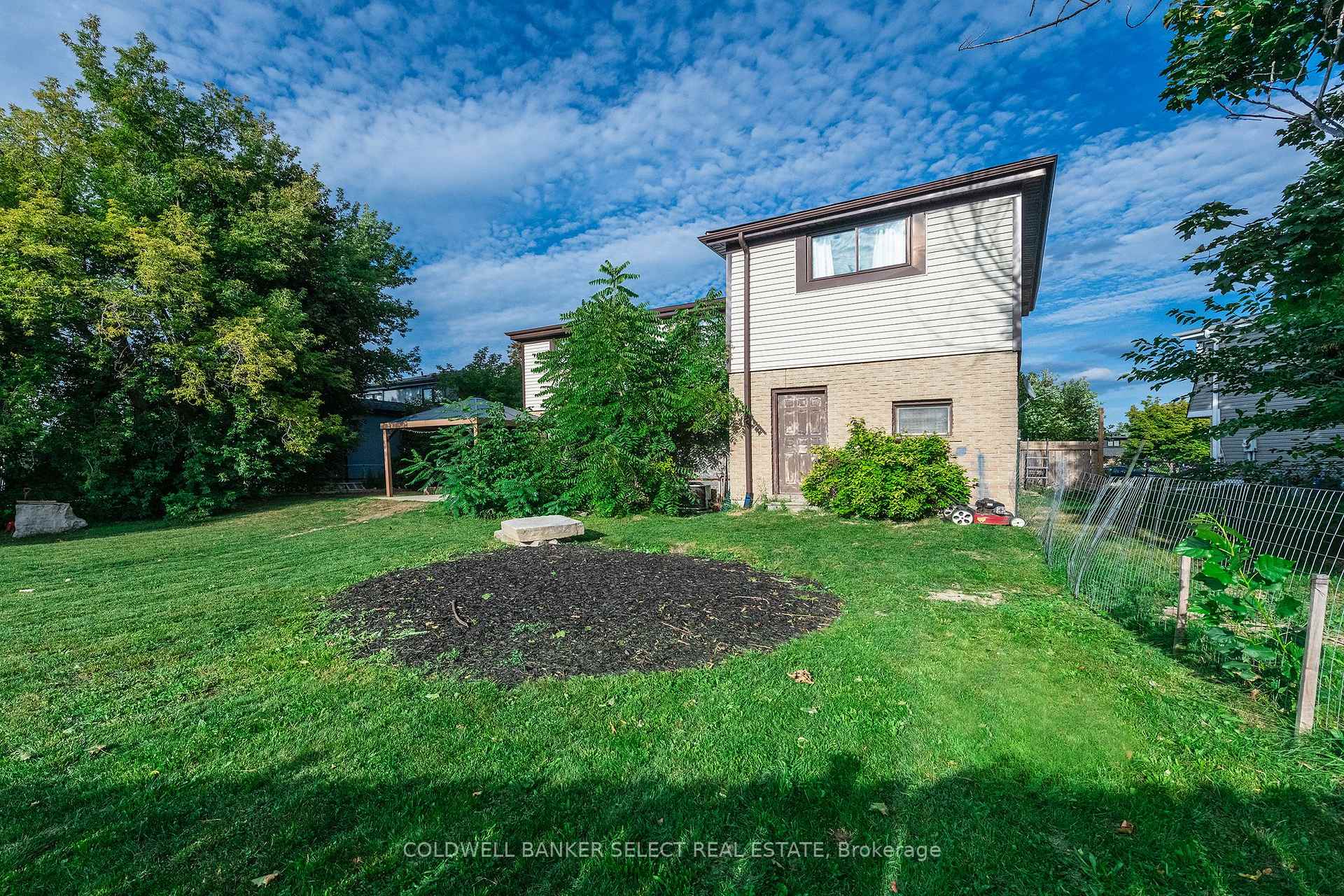 Photo 22 of 243 Leavens Court, Caledon, Bolton East — HOMEH