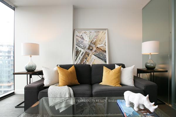 Front of Unit 1315, 629 King Street W