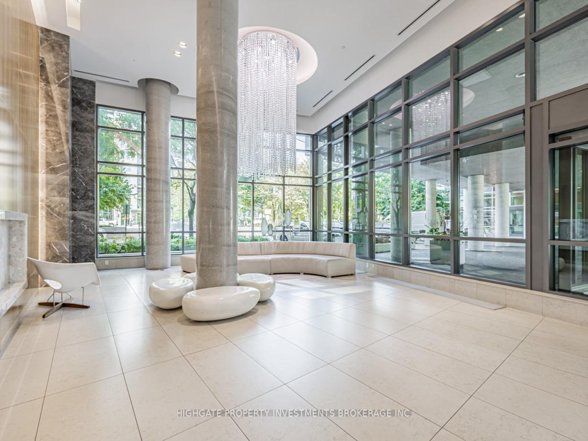 Photo 2 of Unit 1302, 215 Fort York Boulevard, Toronto, Niagara — HOMEH