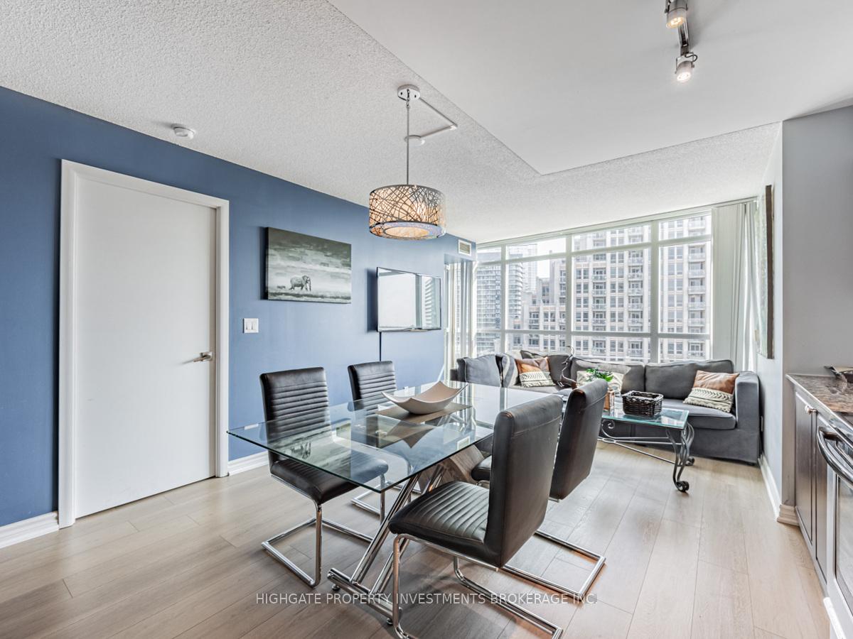 Photo 7 of Unit 1302, 215 Fort York Boulevard, Toronto, Niagara — HOMEH