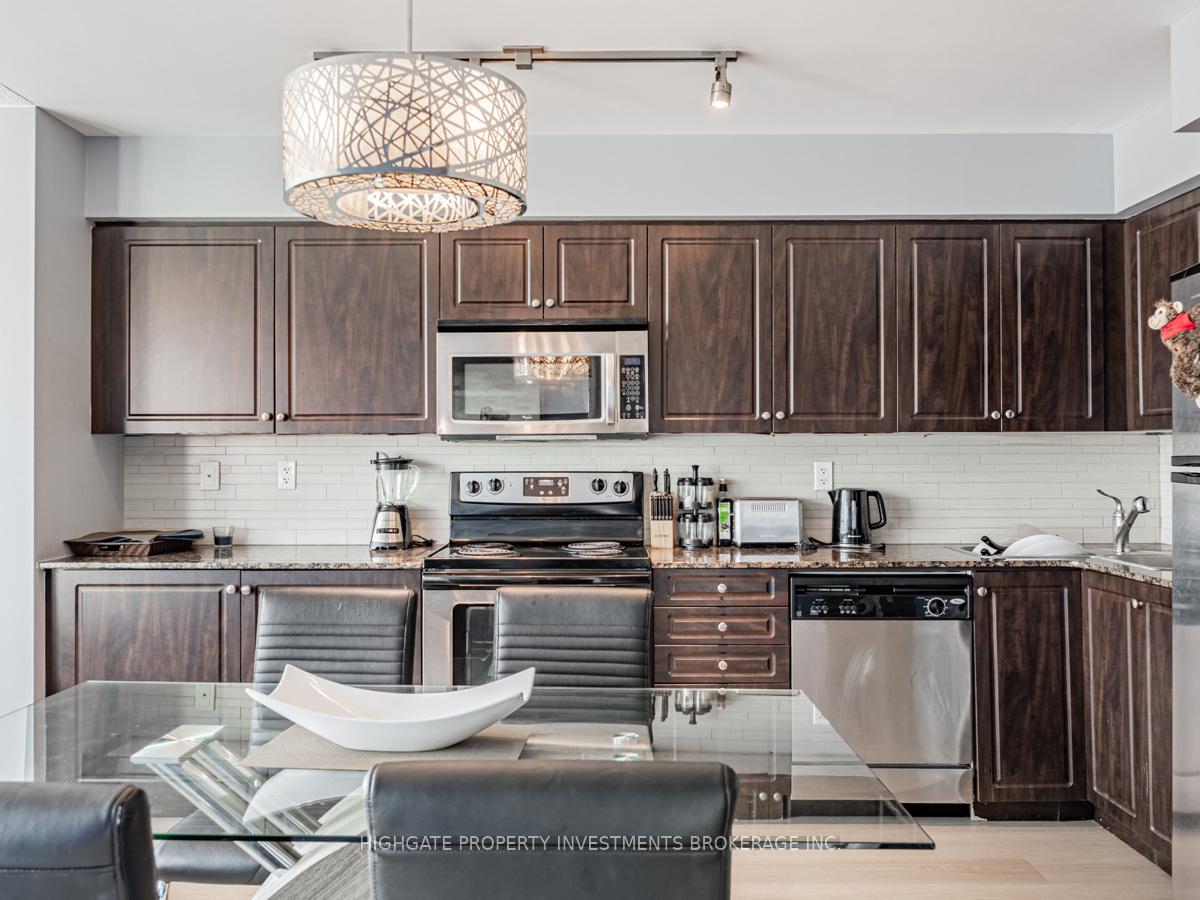 Photo 9 of Unit 1302, 215 Fort York Boulevard, Toronto, Niagara — HOMEH