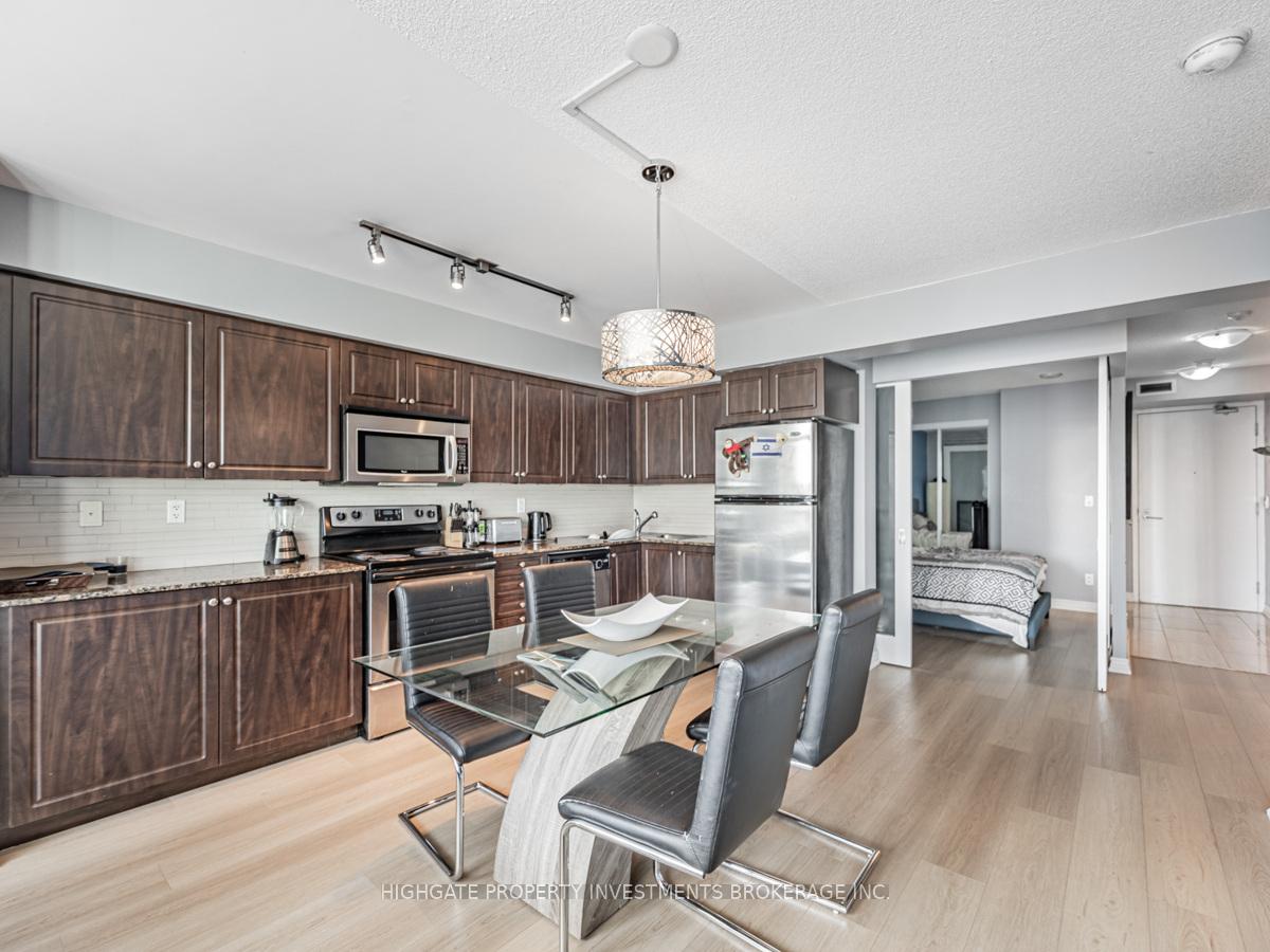 Photo 10 of Unit 1302, 215 Fort York Boulevard, Toronto, Niagara — HOMEH