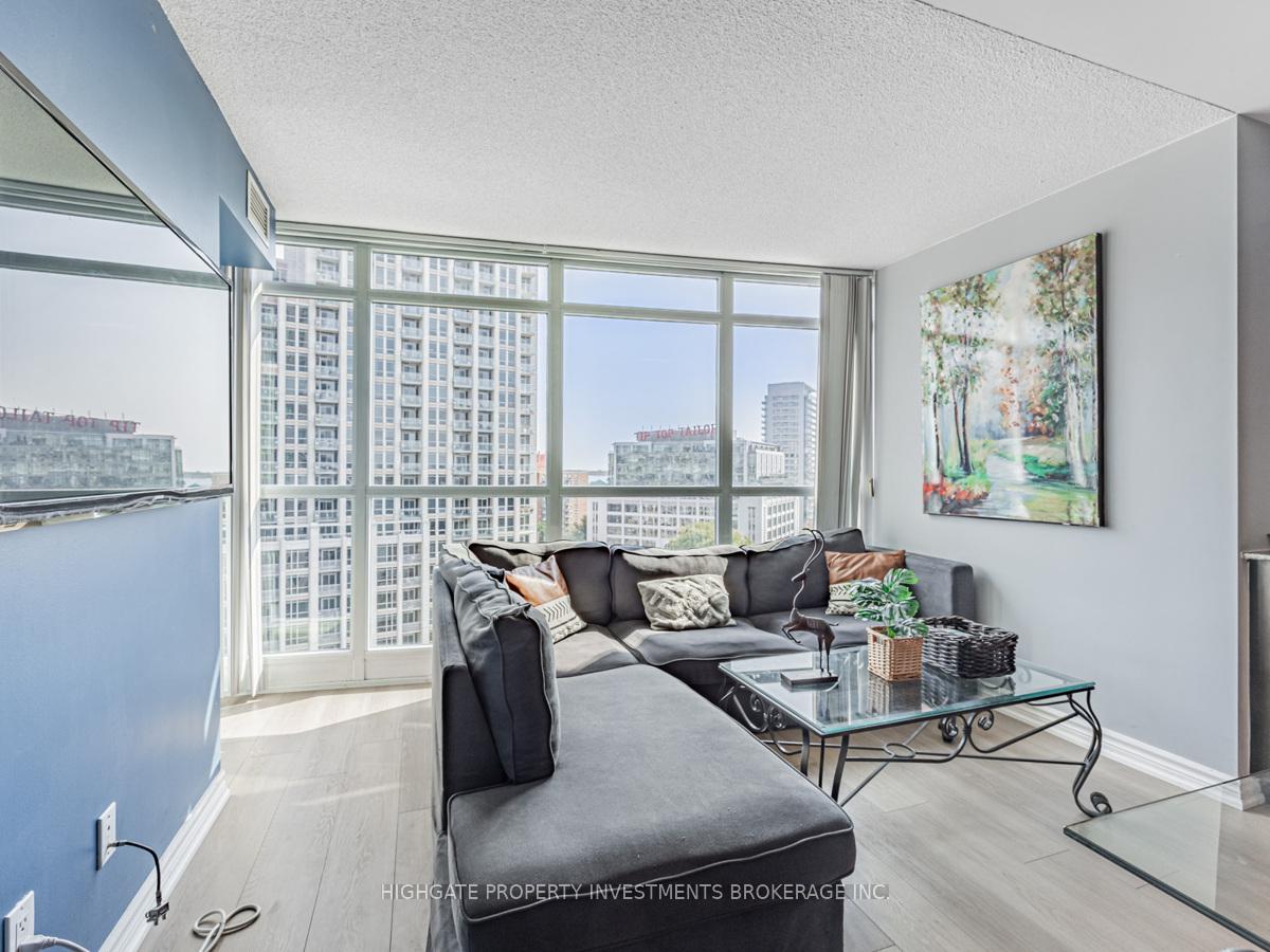 Photo 13 of Unit 1302, 215 Fort York Boulevard, Toronto, Niagara — HOMEH