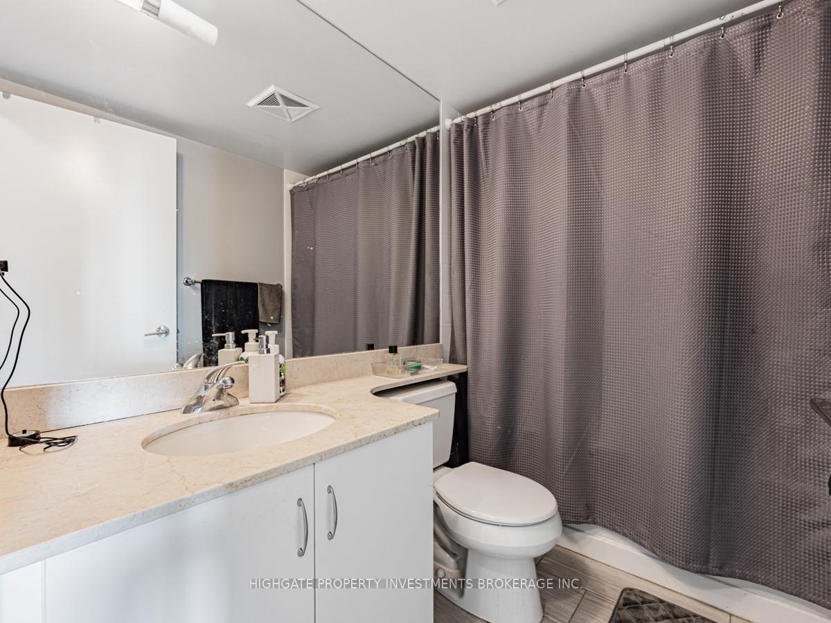 Photo 16 of Unit 1302, 215 Fort York Boulevard, Toronto, Niagara — HOMEH