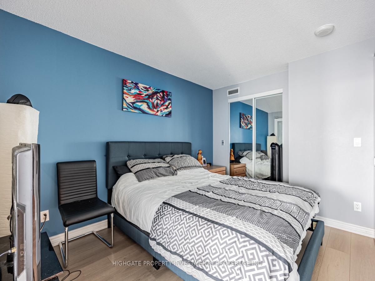 Photo 18 of Unit 1302, 215 Fort York Boulevard, Toronto, Niagara — HOMEH