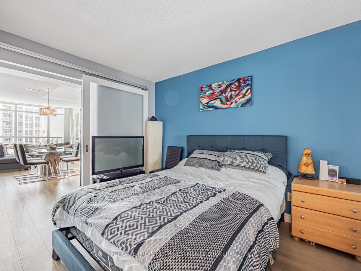 Photo 19 of Unit 1302, 215 Fort York Boulevard, Toronto, Niagara — HOMEH