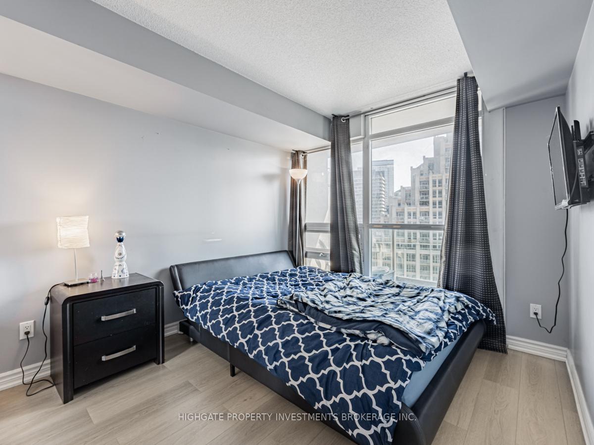 Photo 21 of Unit 1302, 215 Fort York Boulevard, Toronto, Niagara — HOMEH