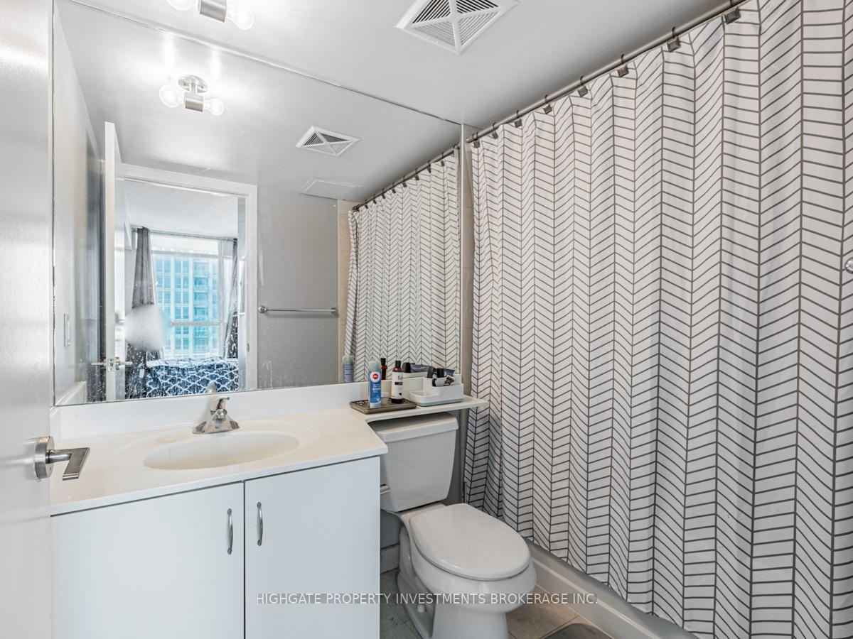 Photo 23 of Unit 1302, 215 Fort York Boulevard, Toronto, Niagara — HOMEH