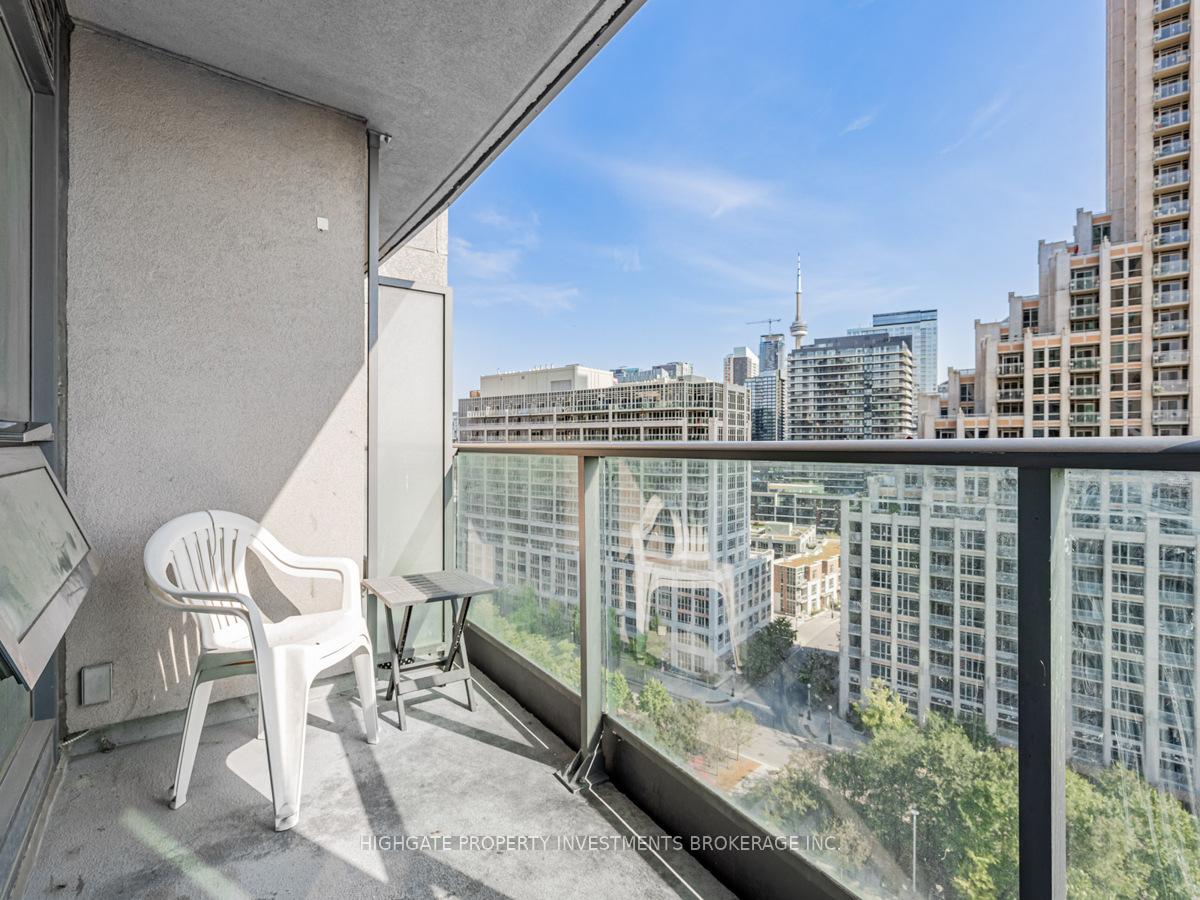 Photo 24 of Unit 1302, 215 Fort York Boulevard, Toronto, Niagara — HOMEH