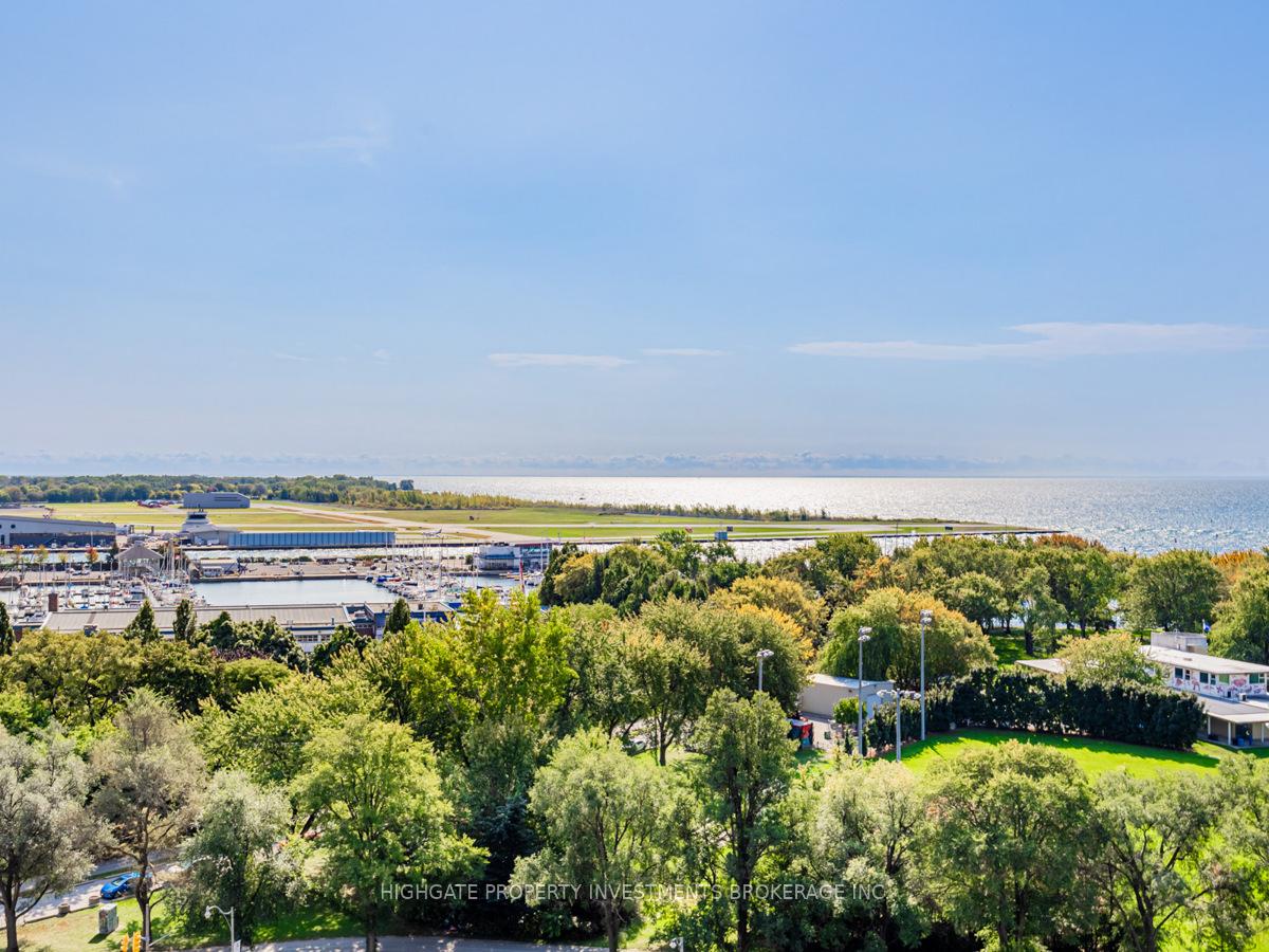 Photo 28 of Unit 1302, 215 Fort York Boulevard, Toronto, Niagara — HOMEH