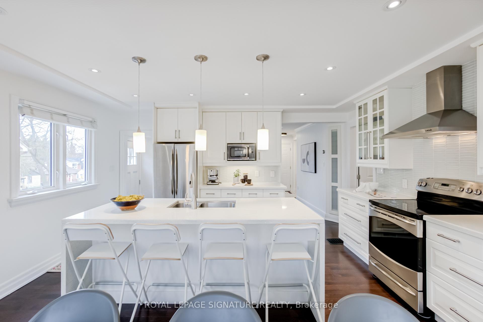 Photo 10 of 129 Wells Street, Aurora, Aurora Village — HOMEH