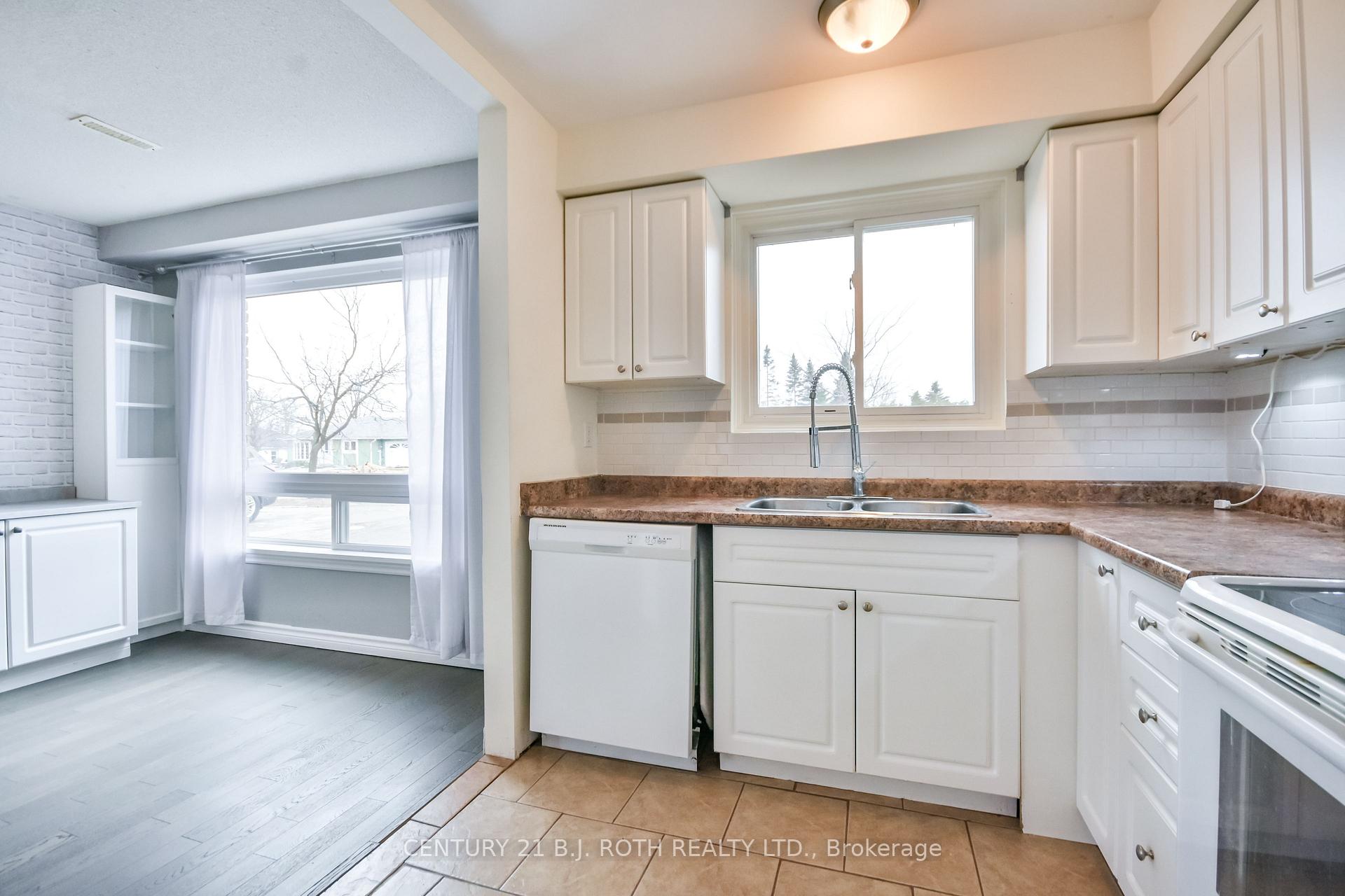 Photo 7 of 247 Letitia Street, Barrie, Letitia Heights — HOMEH