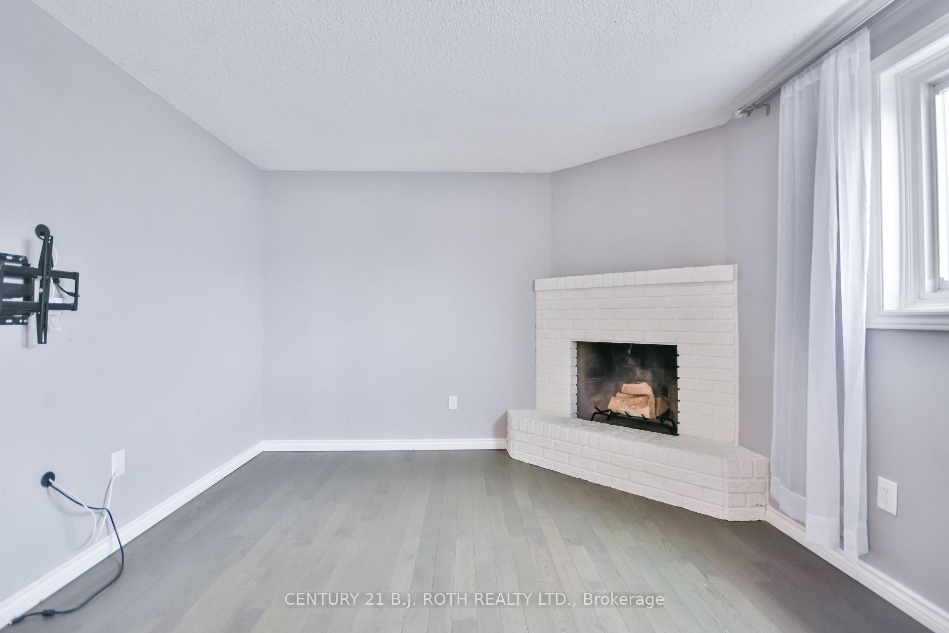 Photo 10 of 247 Letitia Street, Barrie, Letitia Heights — HOMEH