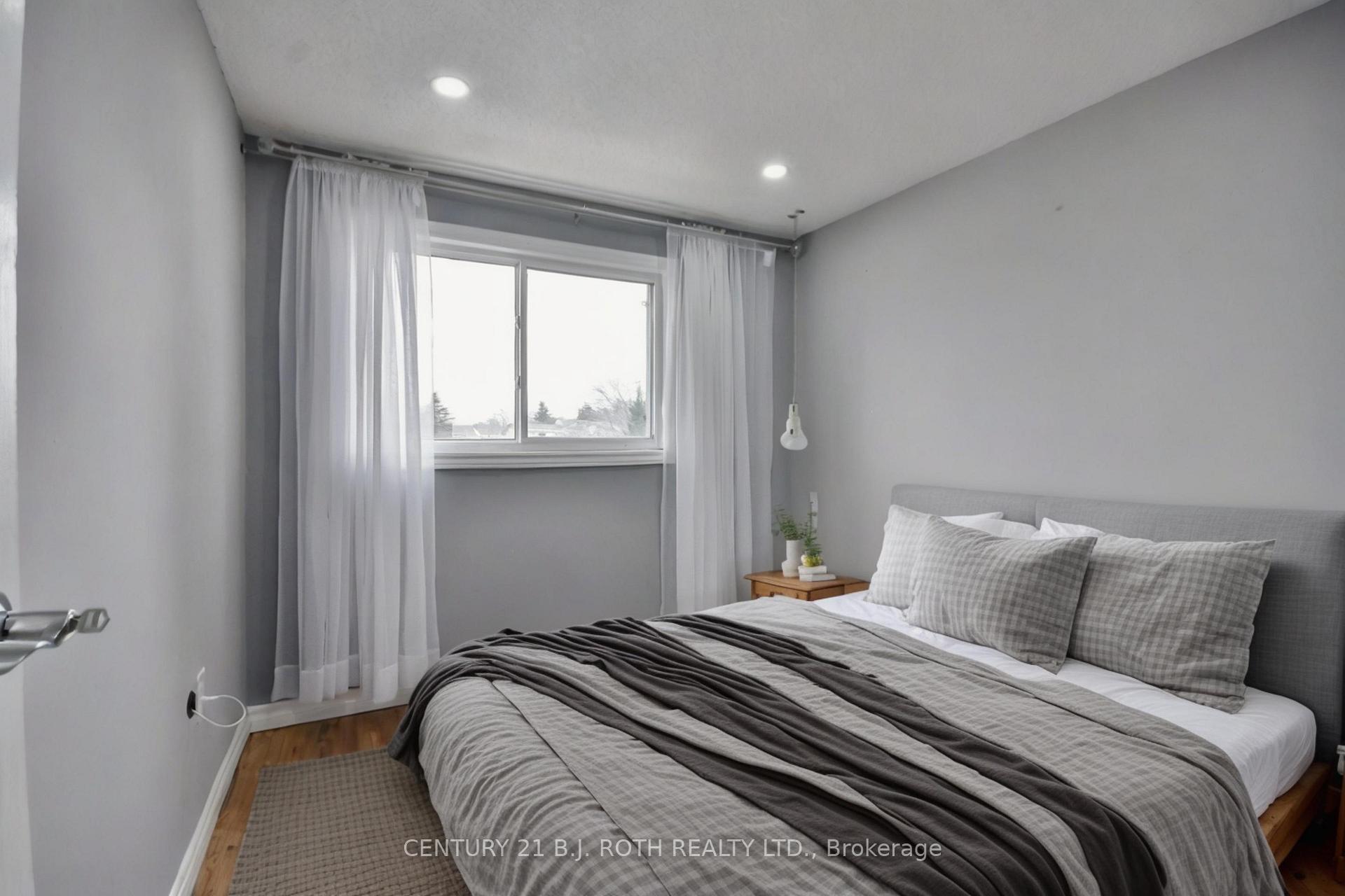 Photo 12 of 247 Letitia Street, Barrie, Letitia Heights — HOMEH
