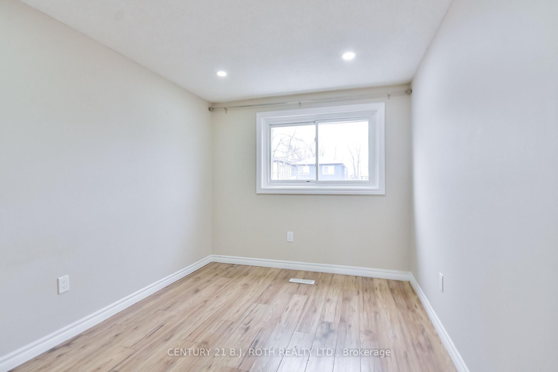 Photo 18 of 247 Letitia Street, Barrie, Letitia Heights — HOMEH