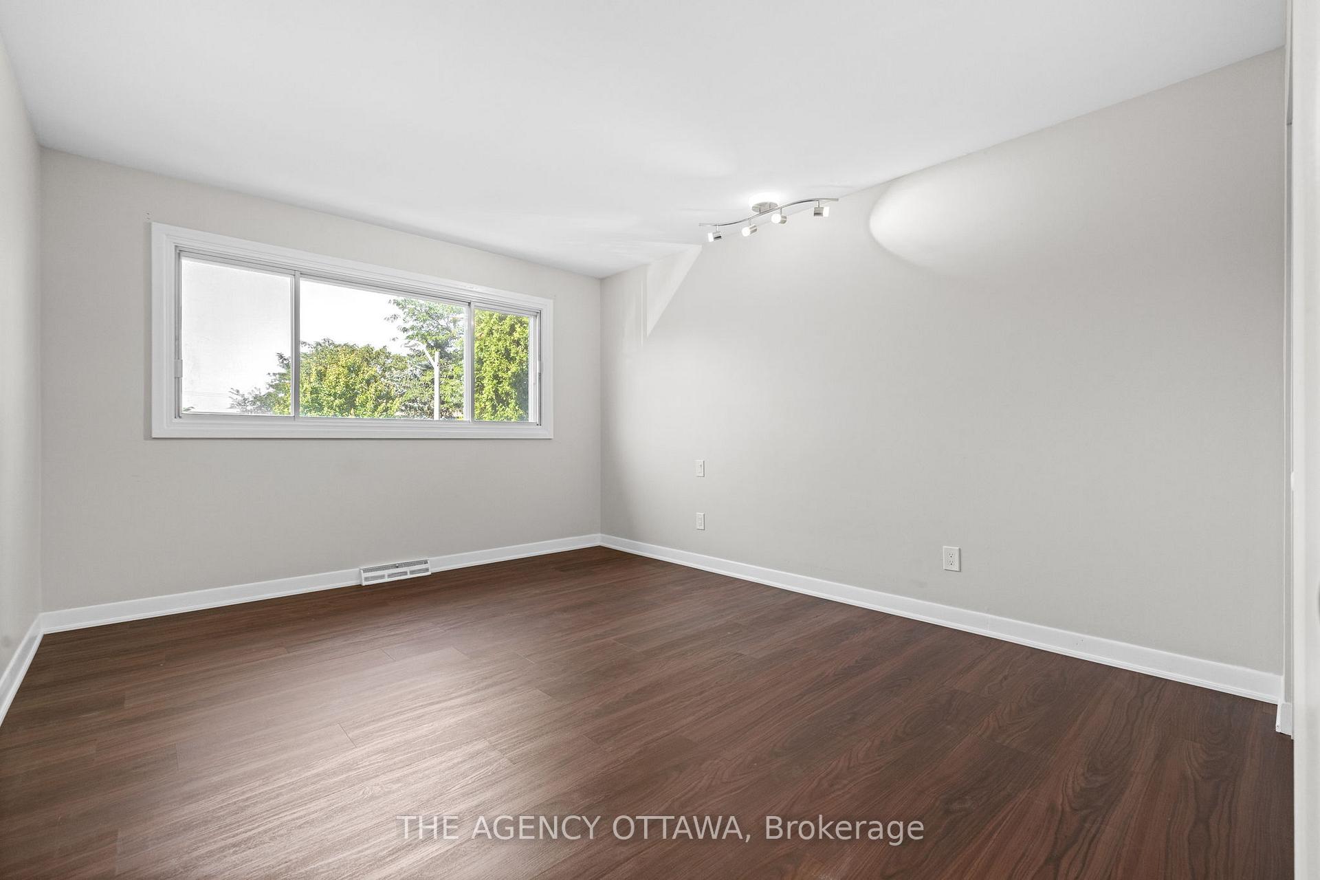 Photo 24 of Unit 2, 2187 Plesser Street, Ottawa, Elmvale Acres/Urbandale — HOMEH