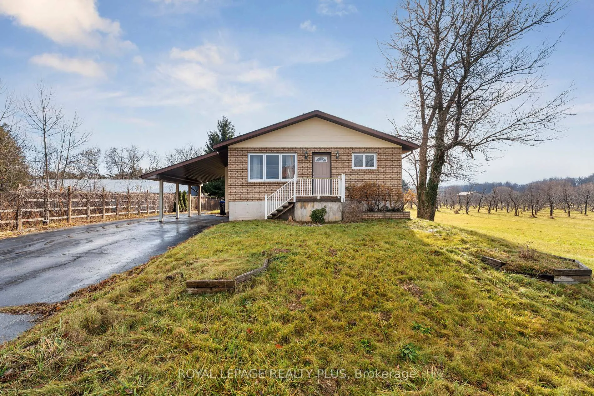 Front of 7719 Poplar Side Road