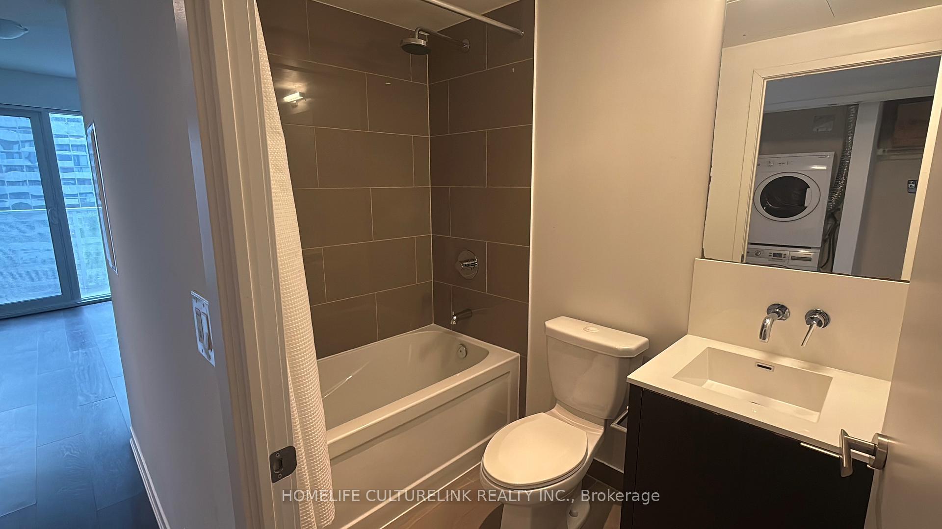 Photo 4 of Unit 3208, 100 Harbour Street, Toronto, Waterfront Communities — HOMEH