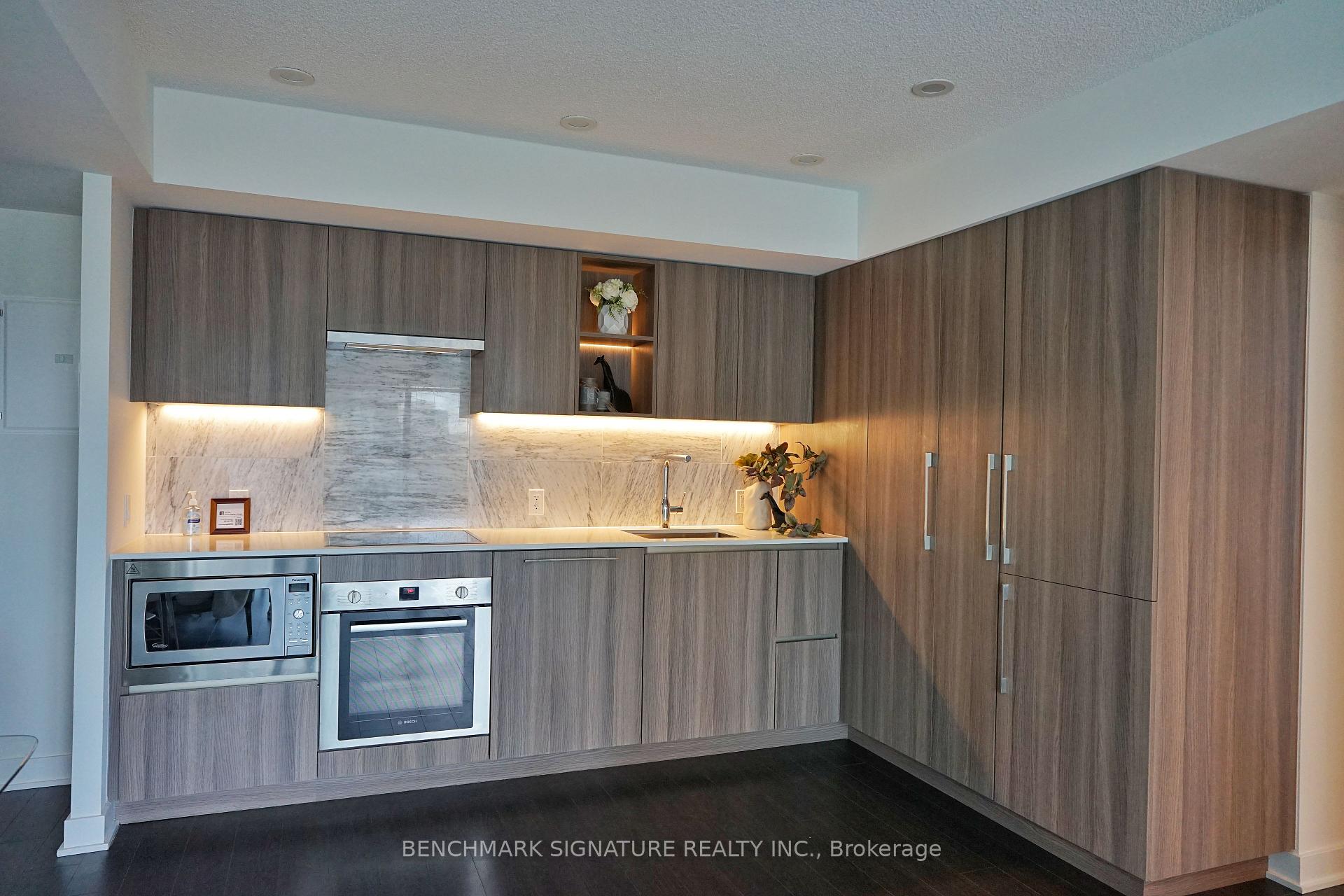 Photo 4 of Unit 903, 19 Bathurst Street, Toronto, Waterfront Communities — HOMEH
