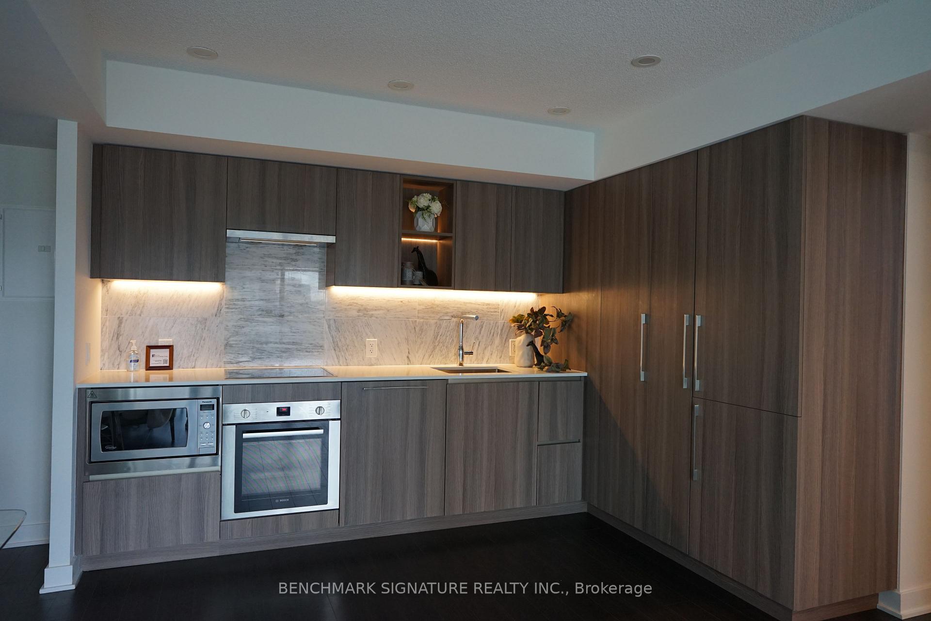 Photo 8 of Unit 903, 19 Bathurst Street, Toronto, Waterfront Communities — HOMEH