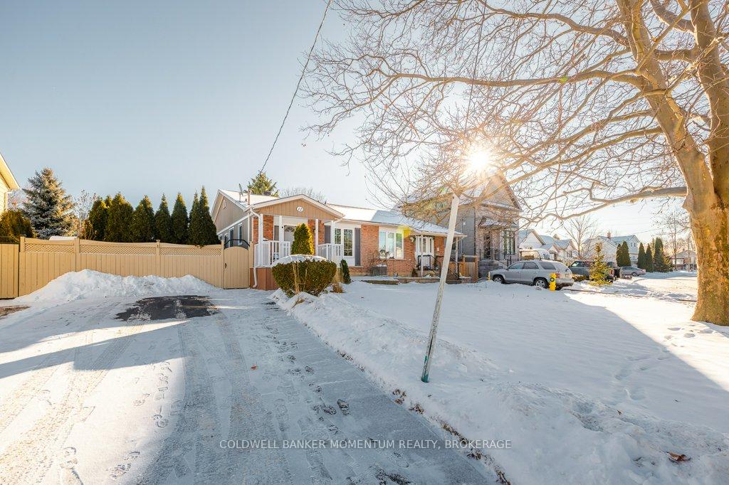 Photo 2 of Unit B, 12 Stanmary Drive, St. Catharines, Fairview — HOMEH