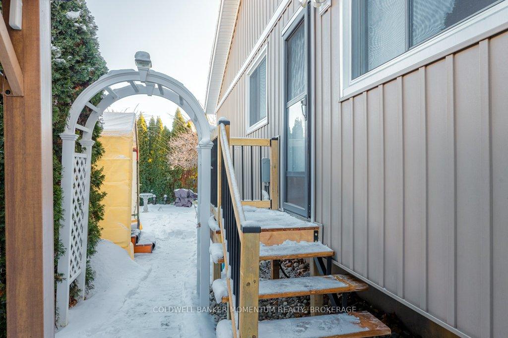Photo 3 of Unit B, 12 Stanmary Drive, St. Catharines, Fairview — HOMEH