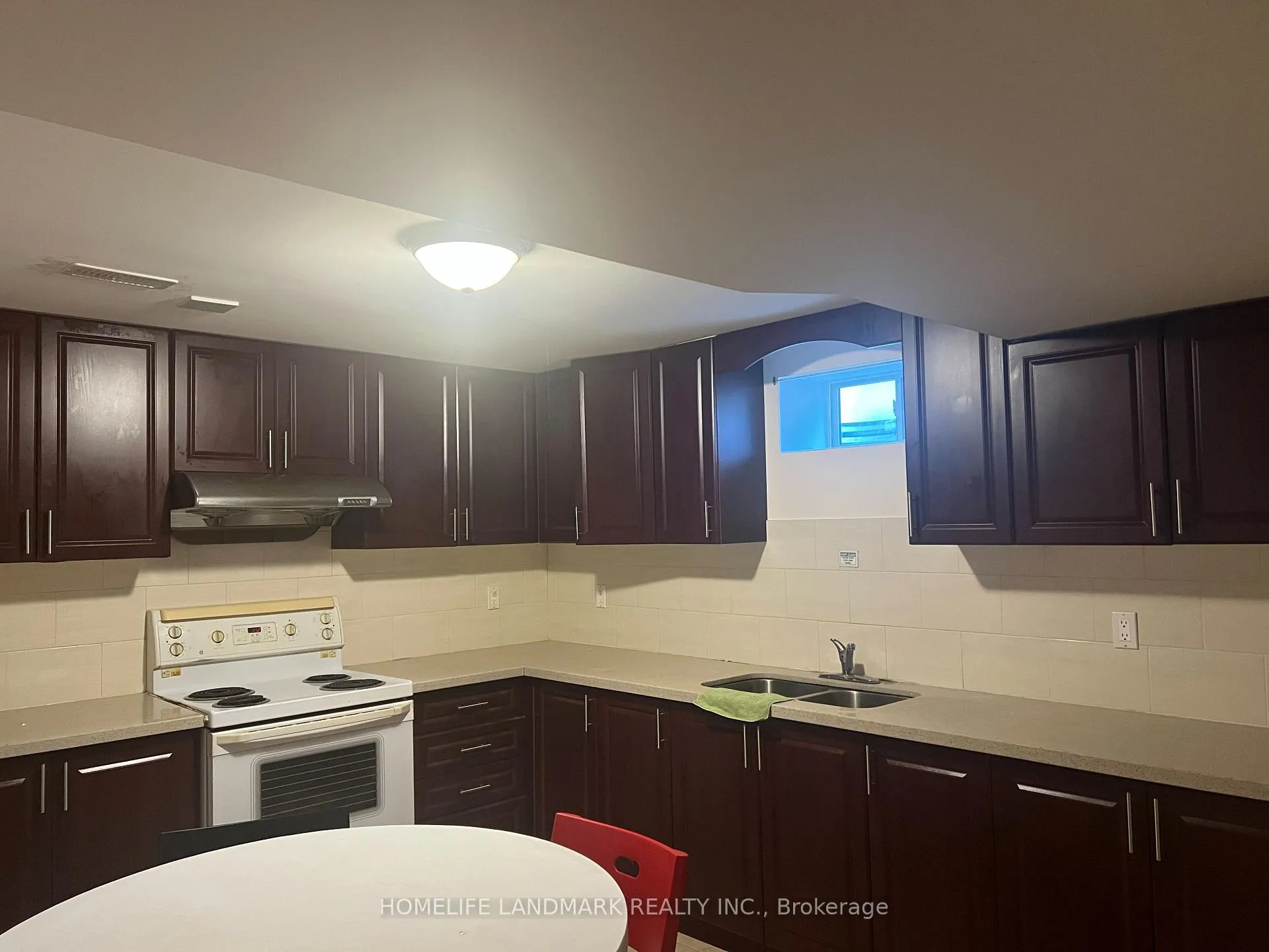 Photo 2 of 32 Jordana Drive, Markham, Middlefield — HOMEH