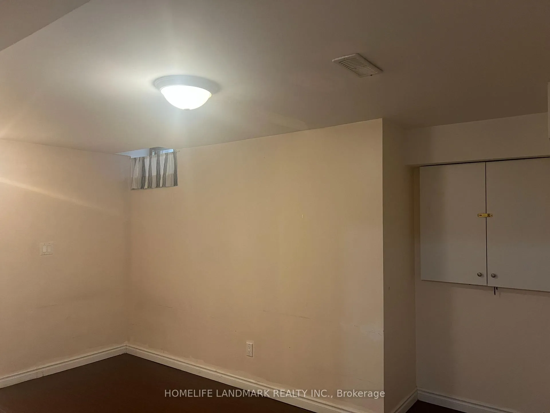 Photo 5 of 32 Jordana Drive, Markham, Middlefield — HOMEH